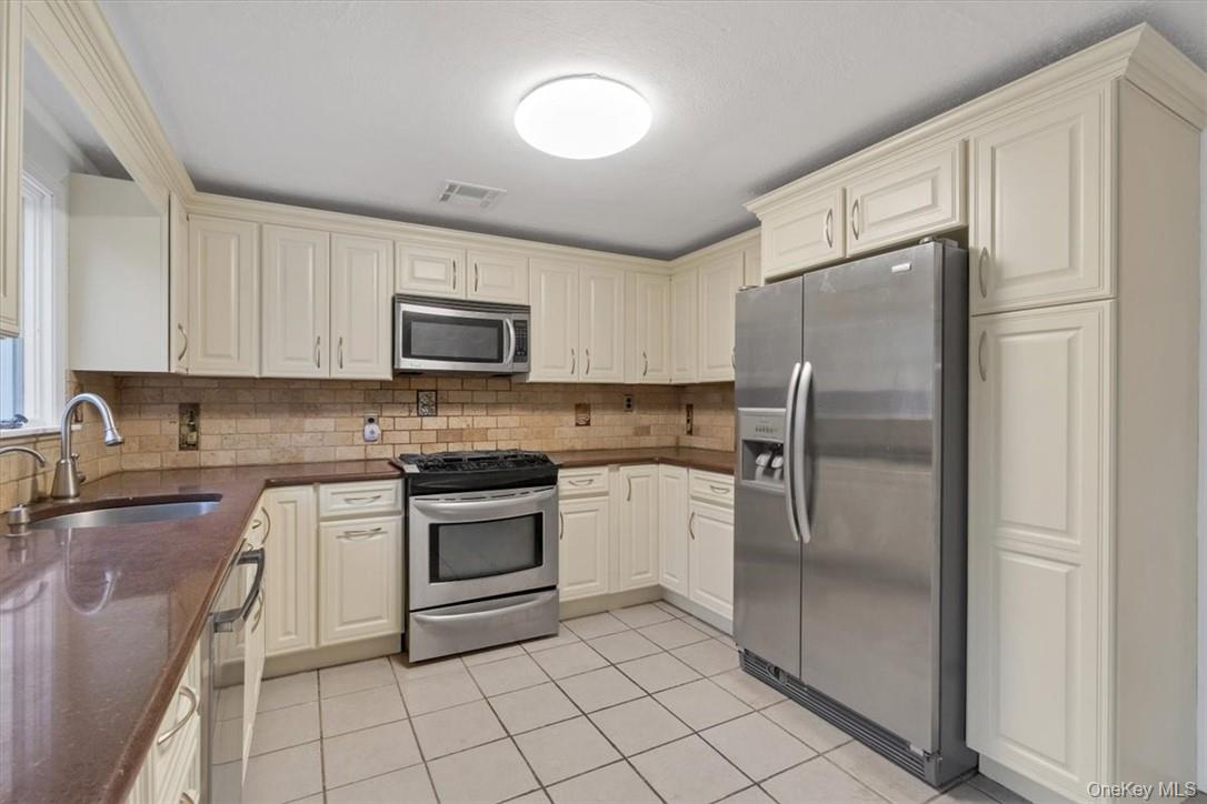 #5 photo, 1467 Goshen Turnpike, Middletown , NY 10941