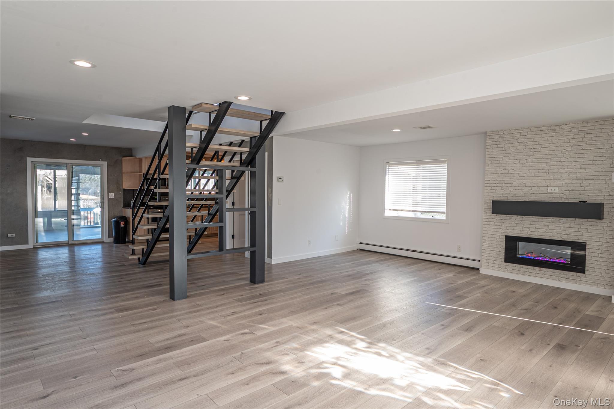 #11 photo, 15 Roneck Court, Shirley , NY 11967