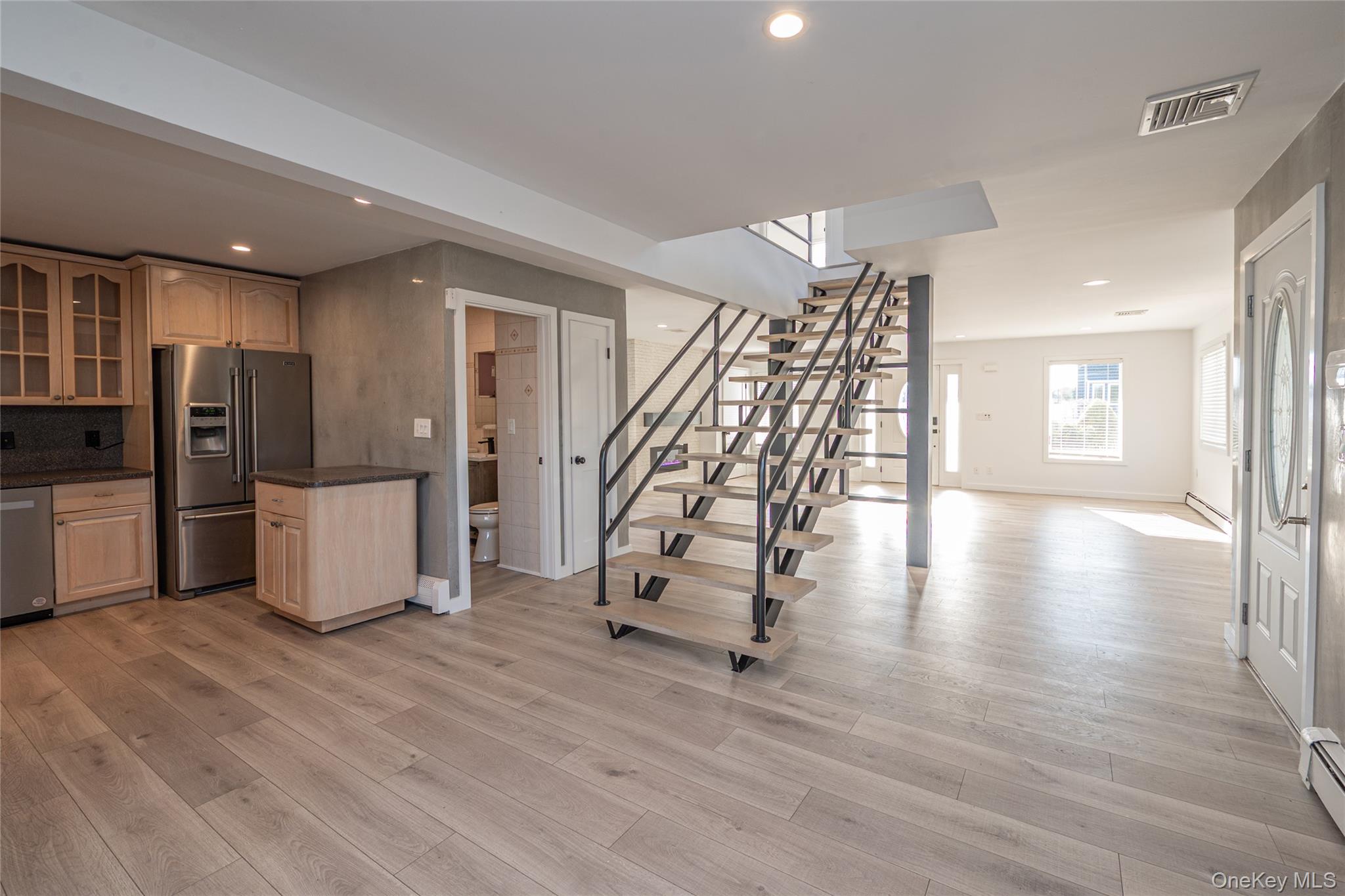 #17 photo, 15 Roneck Court, Shirley , NY 11967