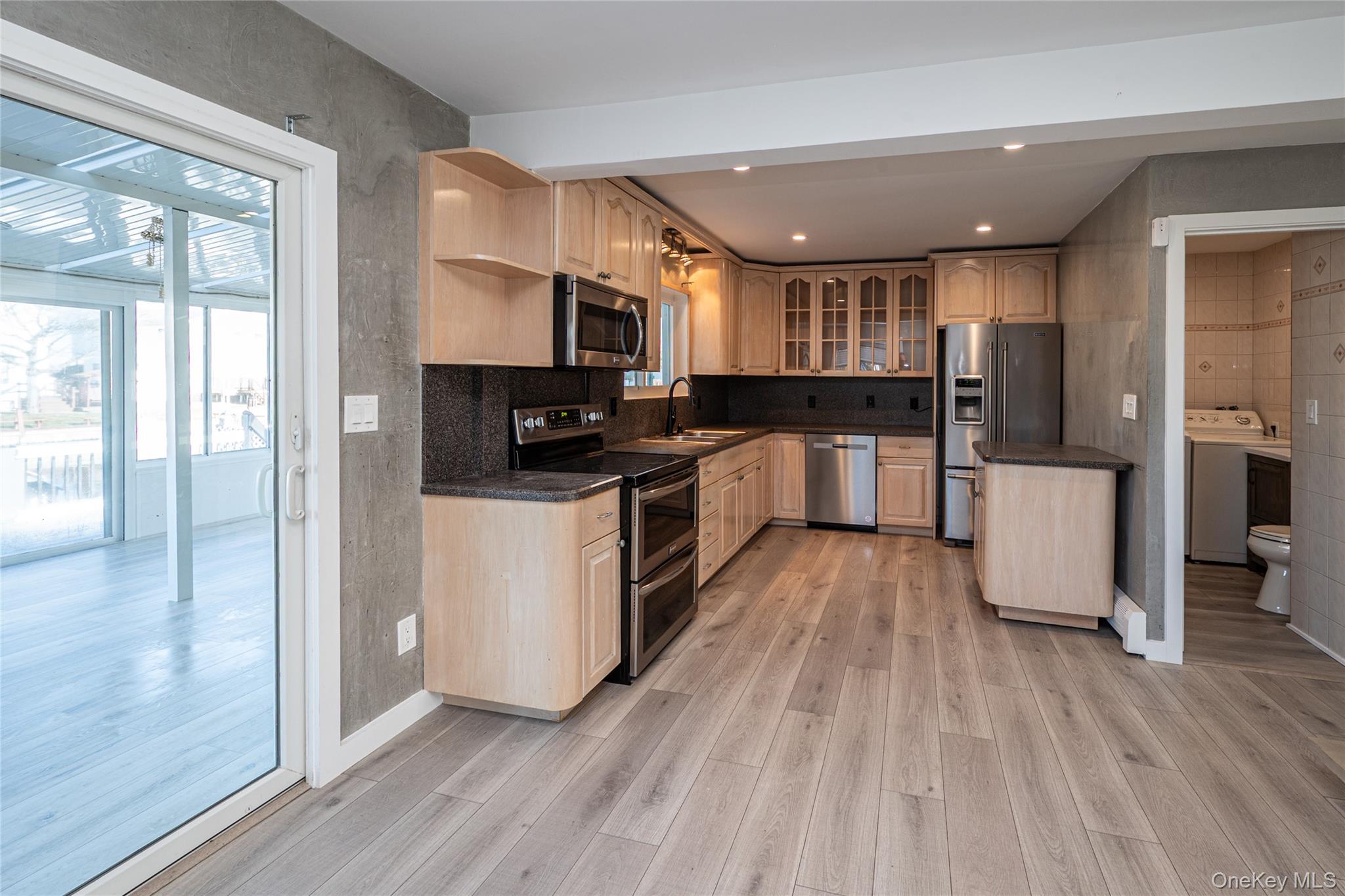 #19 photo, 15 Roneck Court, Shirley , NY 11967