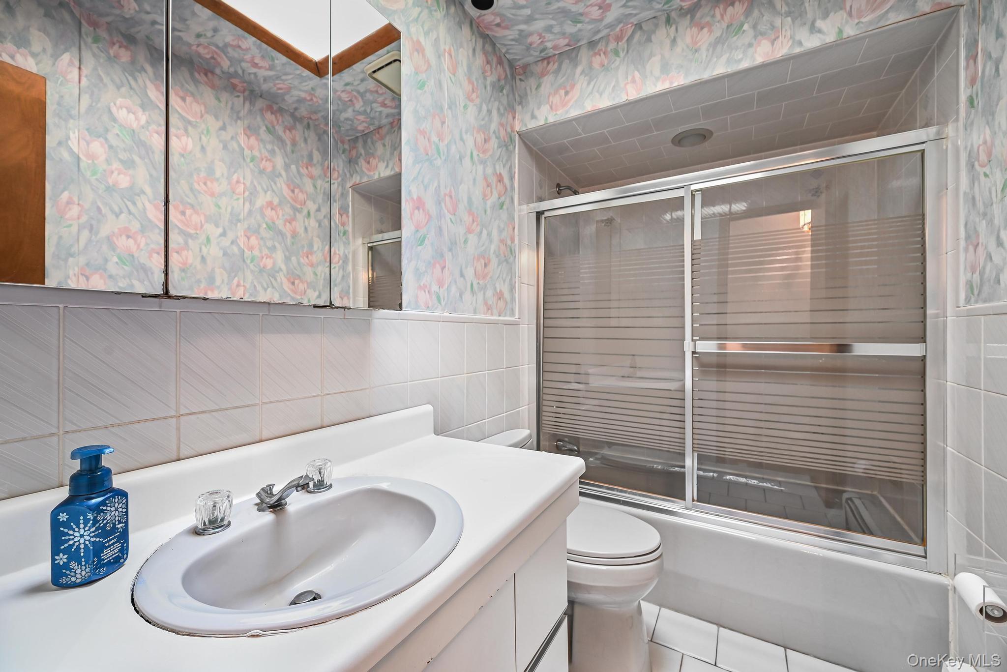 #10 photo, 4068 Darby Lane, Seaford , NY 11783