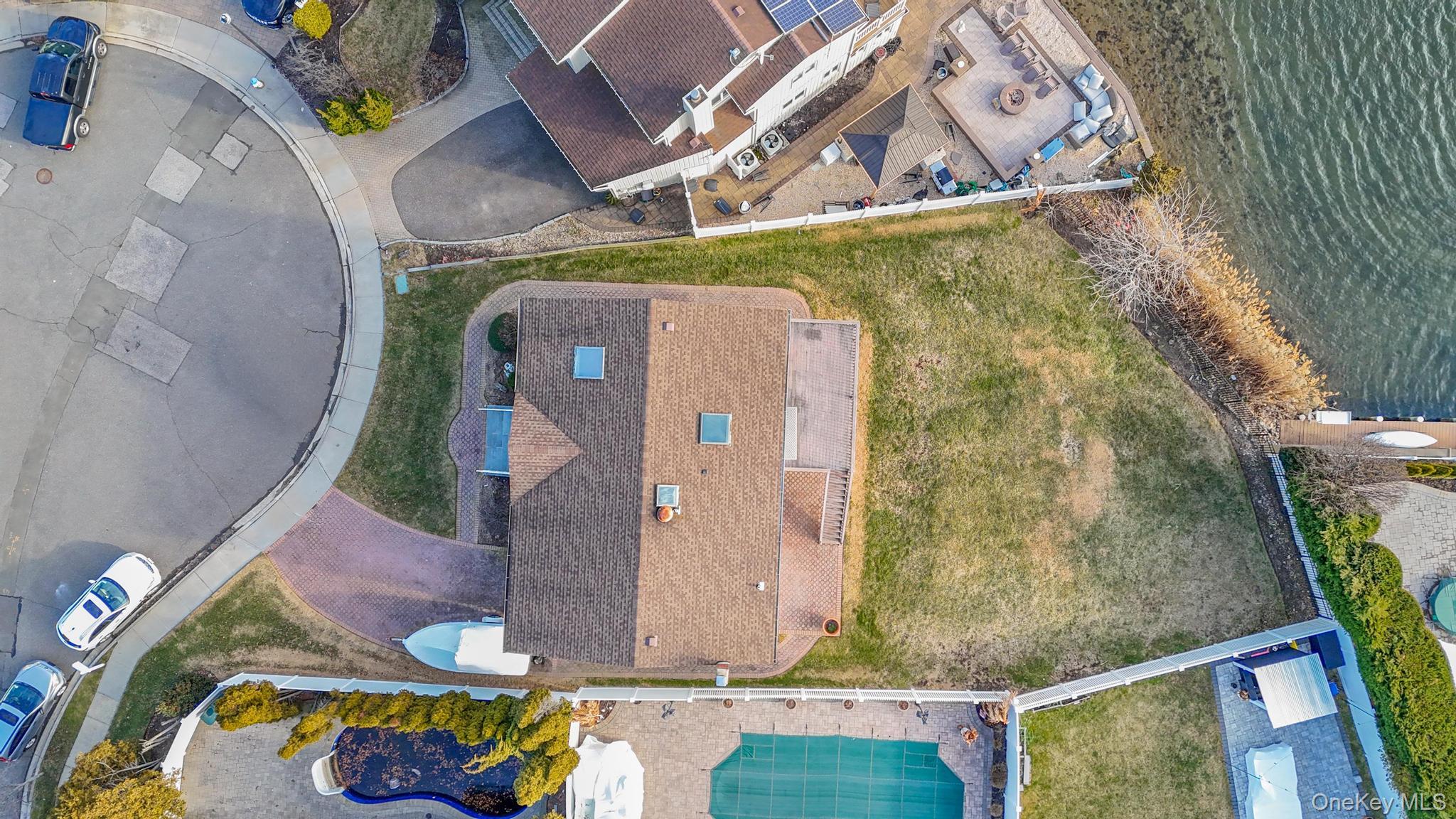 #3 photo, 4068 Darby Lane, Seaford , NY 11783