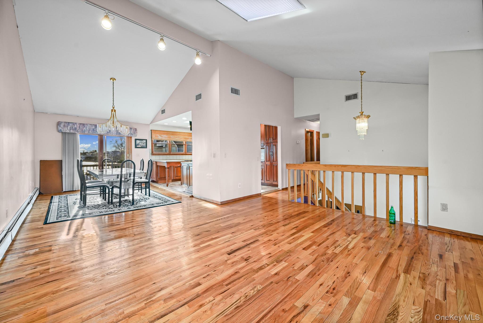 #6 photo, 4068 Darby Lane, Seaford , NY 11783