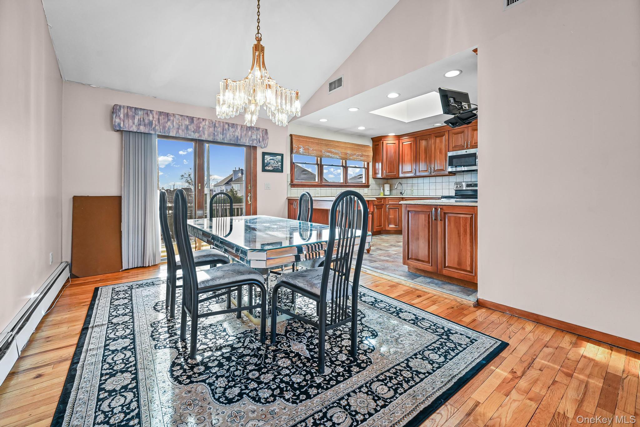 #7 photo, 4068 Darby Lane, Seaford , NY 11783