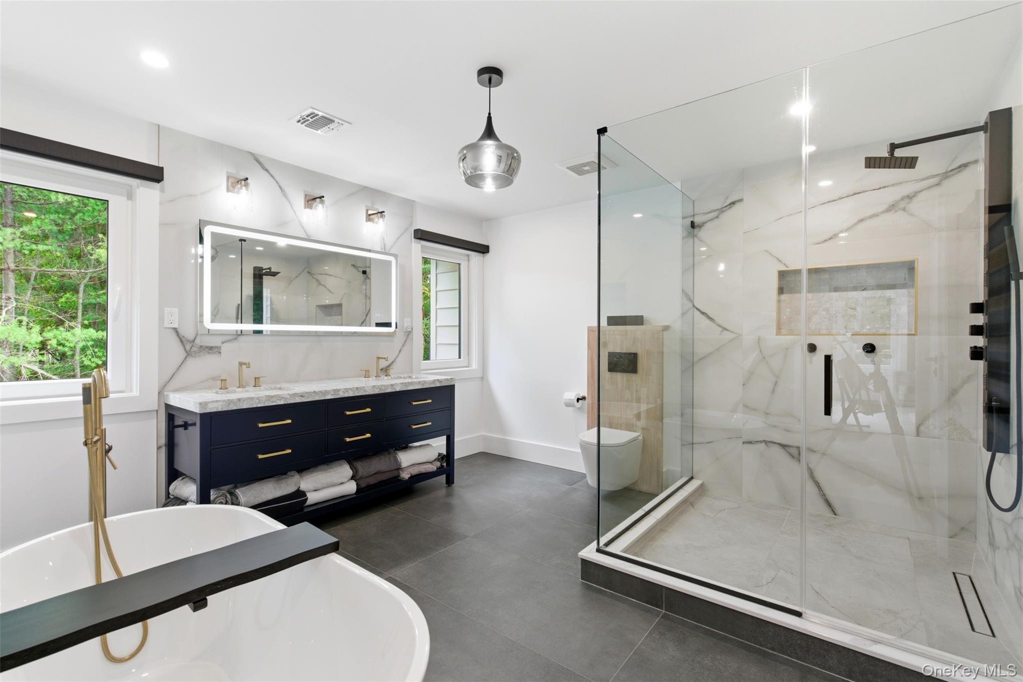 #18 photo, 2 Overlook Drive, Mount Sinai , NY 11766