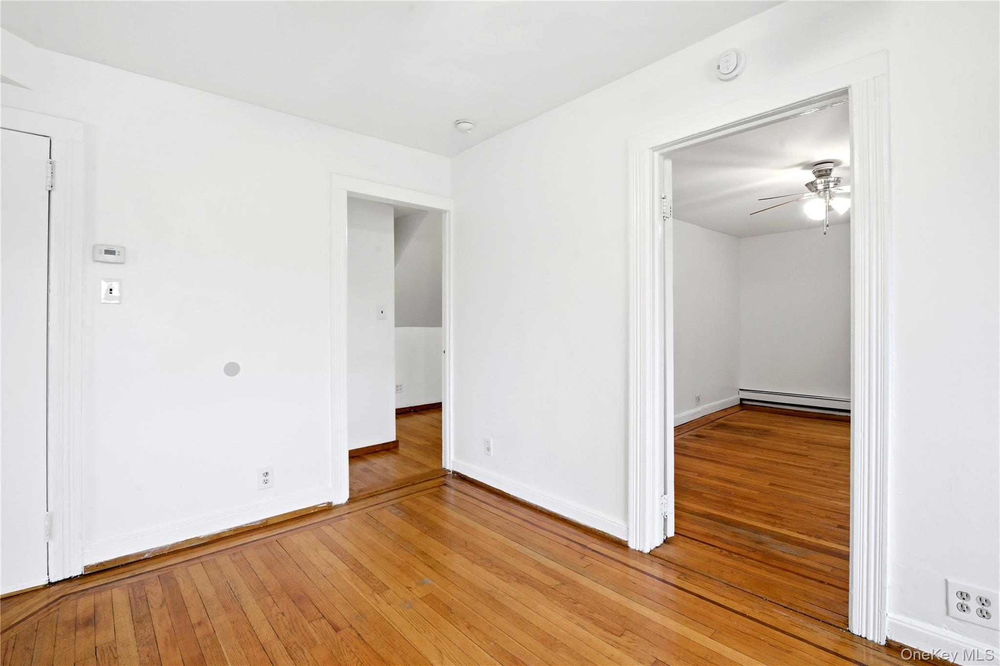 #15 photo, 112 Walnut Street, फॉरेस्ट हिल्स Forest Hills , NY 11375