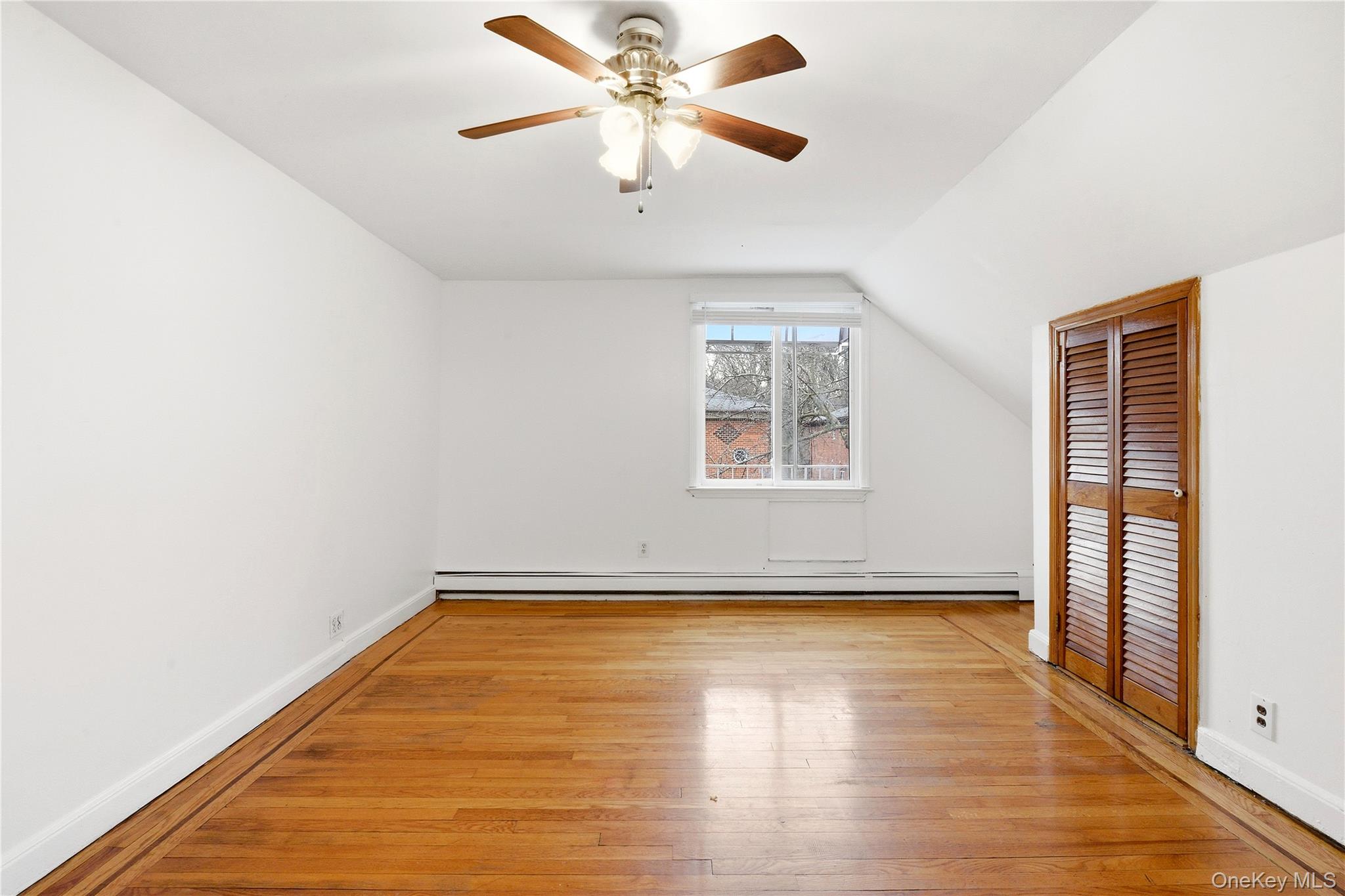 #16 photo, 112 Walnut Street, फॉरेस्ट हिल्स Forest Hills , NY 11375