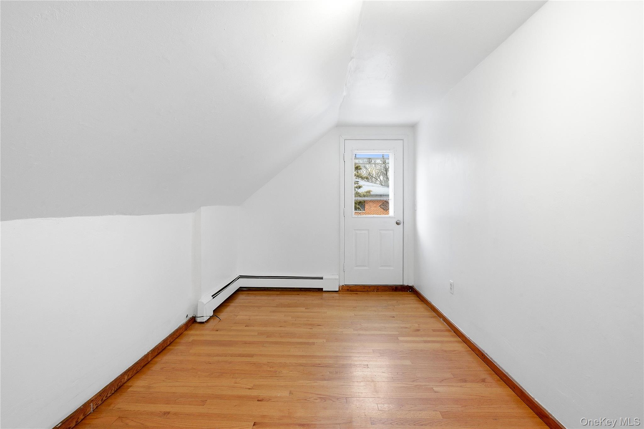 #20 photo, 112 Walnut Street, फॉरेस्ट हिल्स Forest Hills , NY 11375