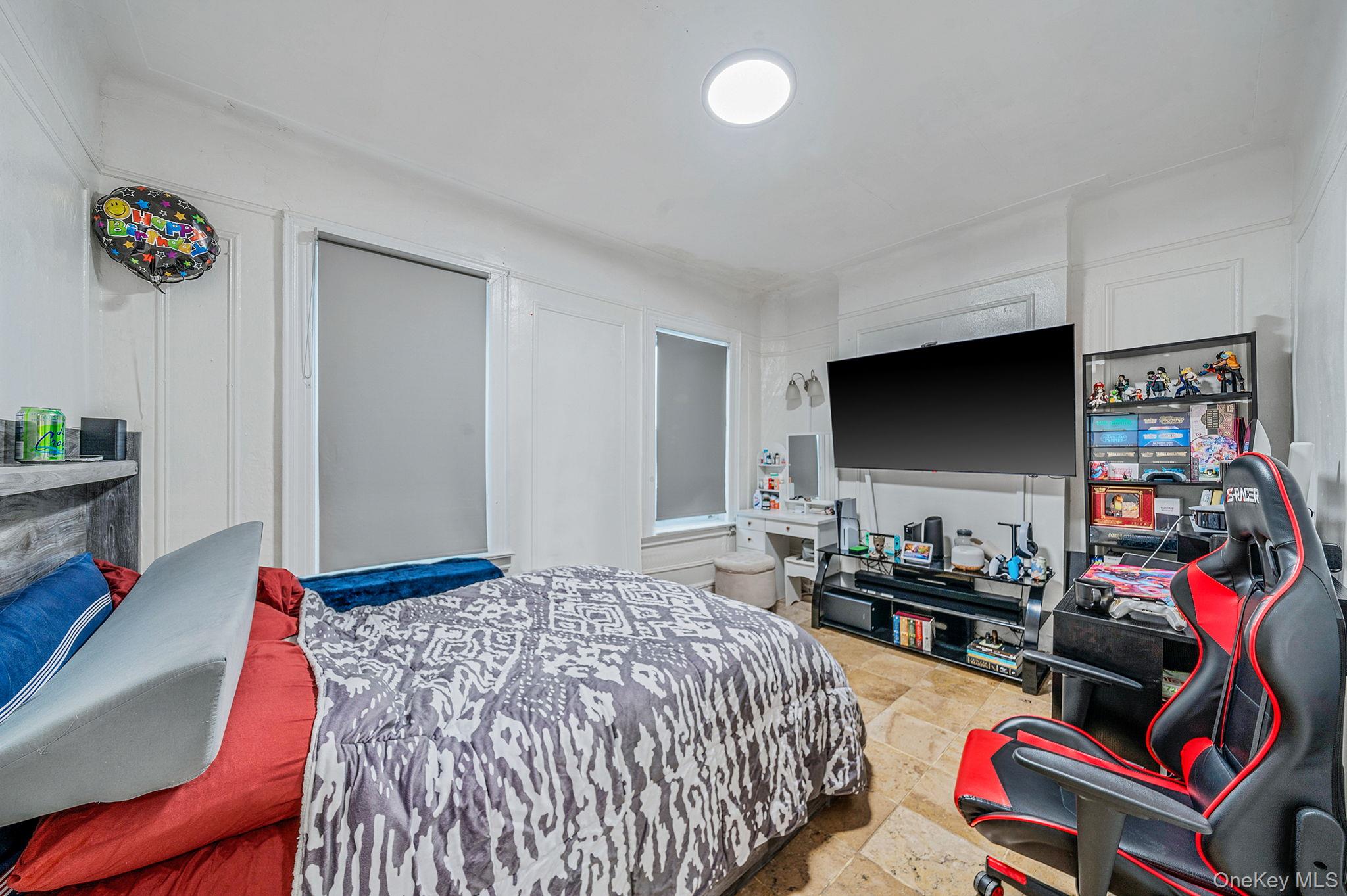 #15 photo, 104-06 Jamaica Avenue, Richmond Hill , NY 11418