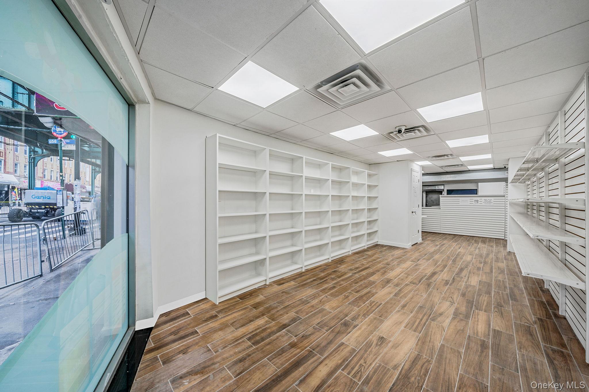 #2 photo, 104-06 Jamaica Avenue, Richmond Hill , NY 11418