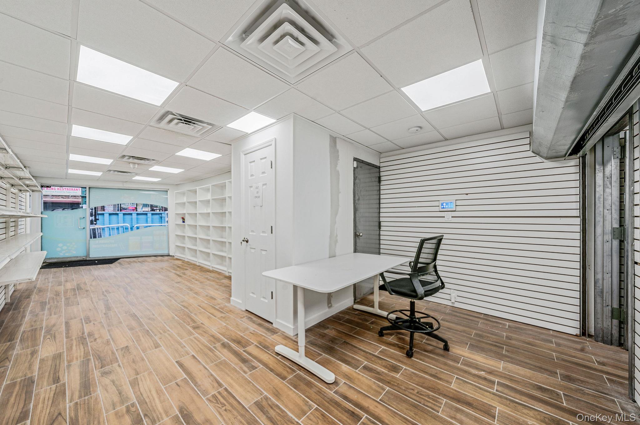 #4 photo, 104-06 Jamaica Avenue, Richmond Hill , NY 11418