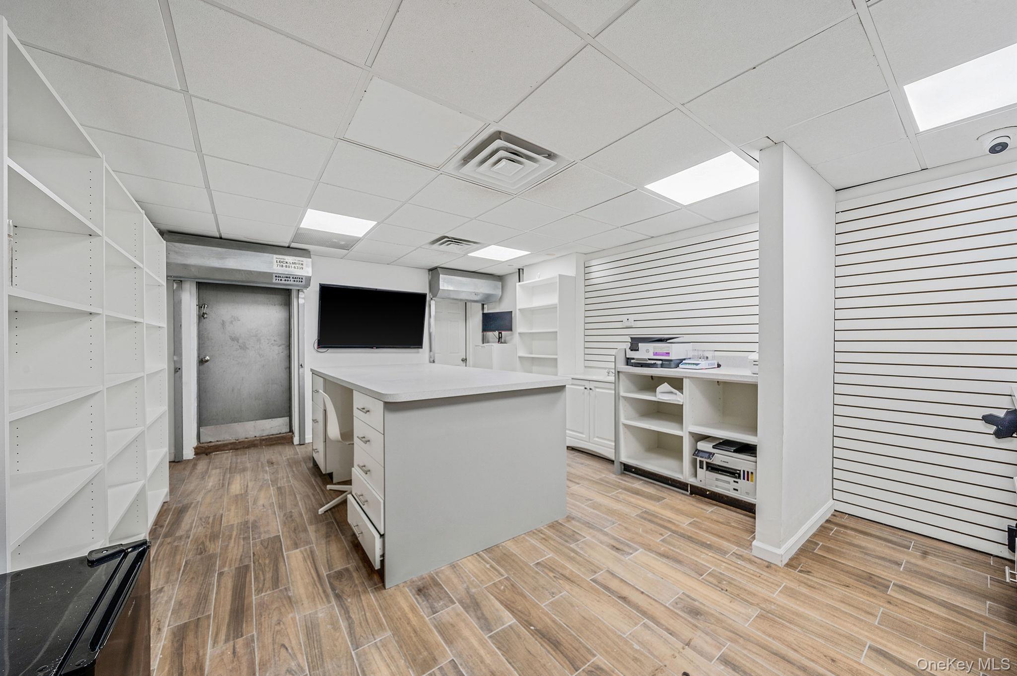 #5 photo, 104-06 Jamaica Avenue, Richmond Hill , NY 11418