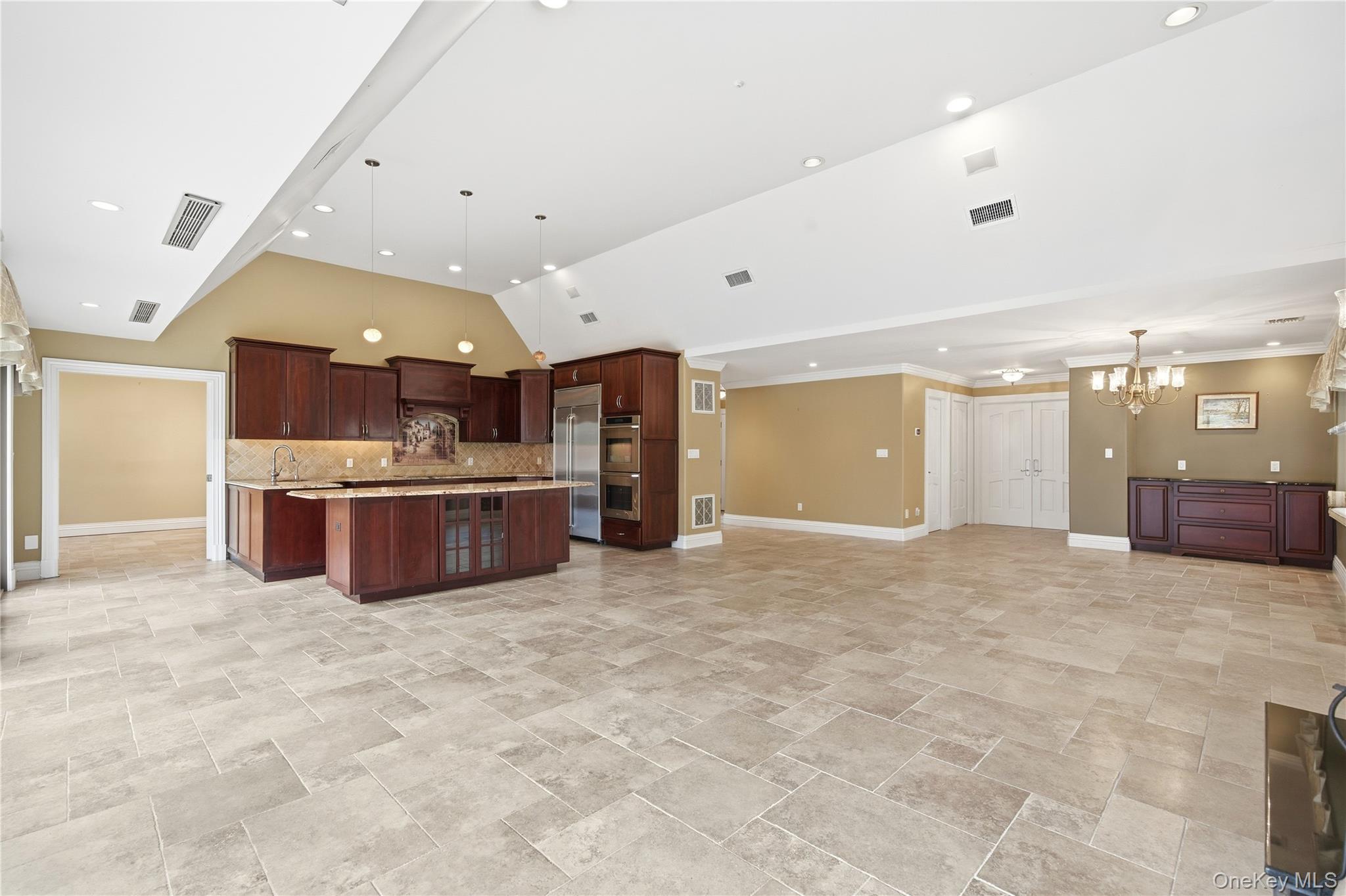 #14 photo, 31 Admirals Drive, Bay Shore , NY 11706