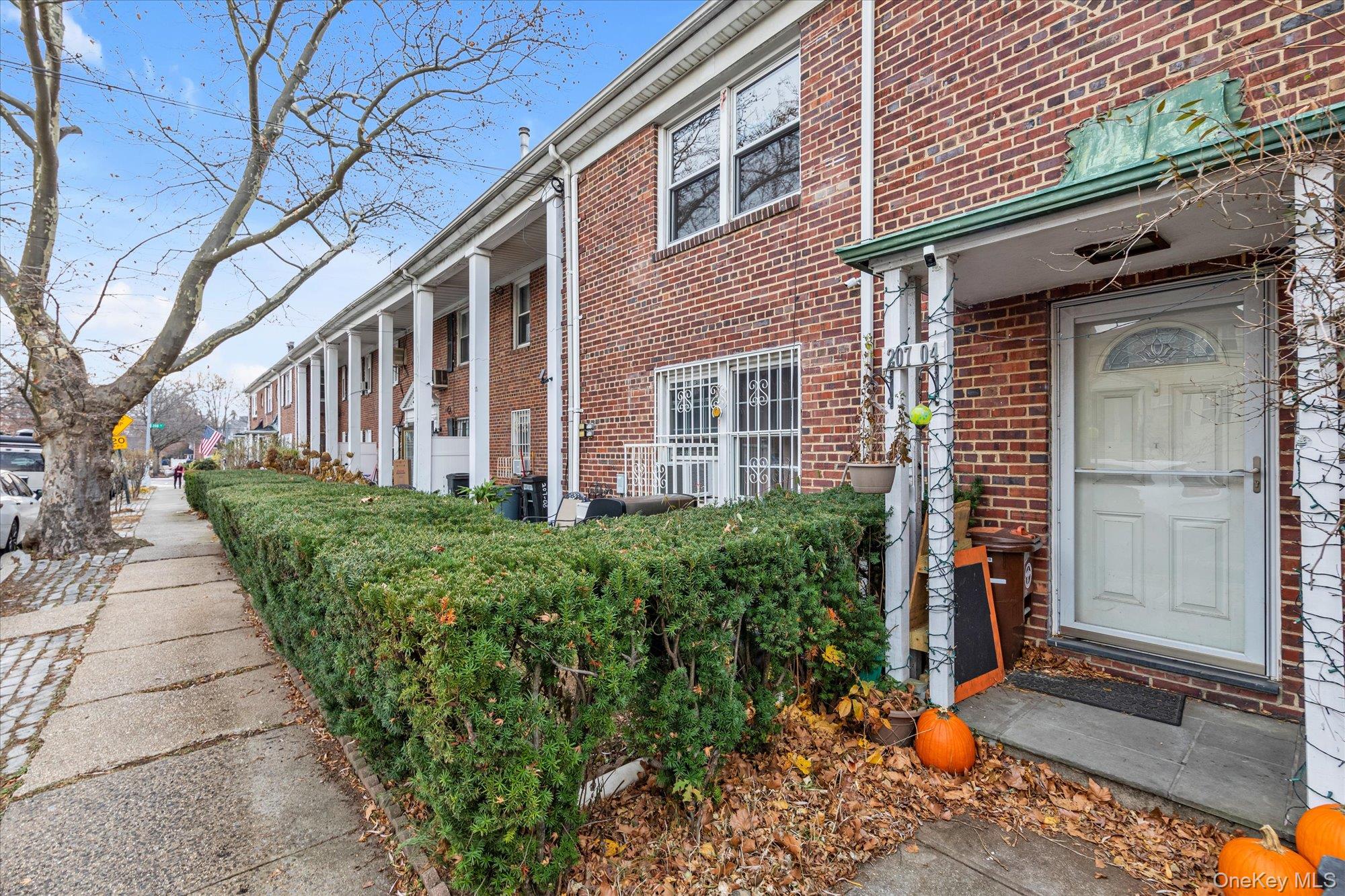 #18 photo, 207-04 42 Avenue, Bayside , NY 11361