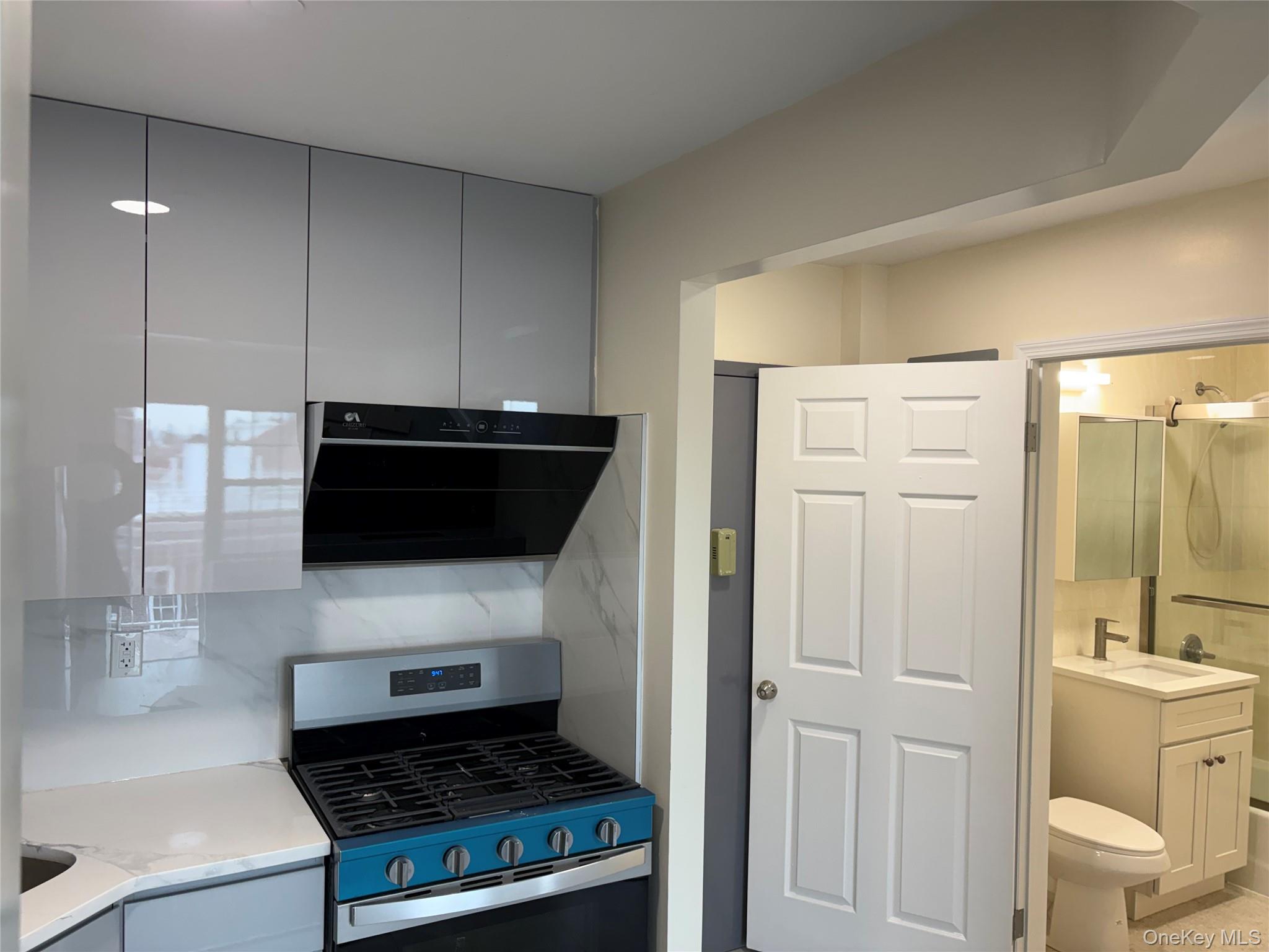 #11 photo, 41-35 67th Street, كوينز Woodside , NY 11377