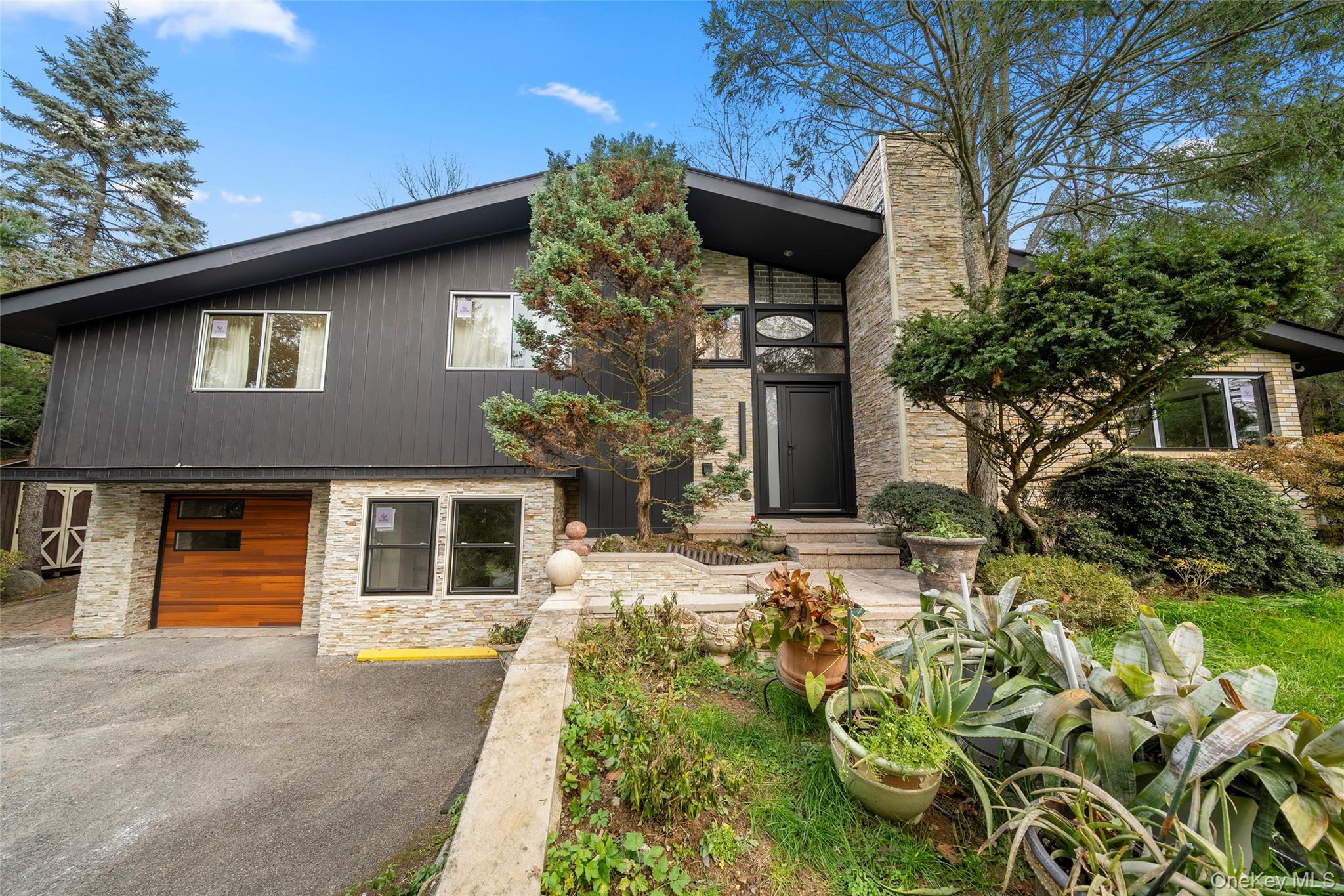 #1 photo, 57 Virginia Lane, Thornwood , NY 10594