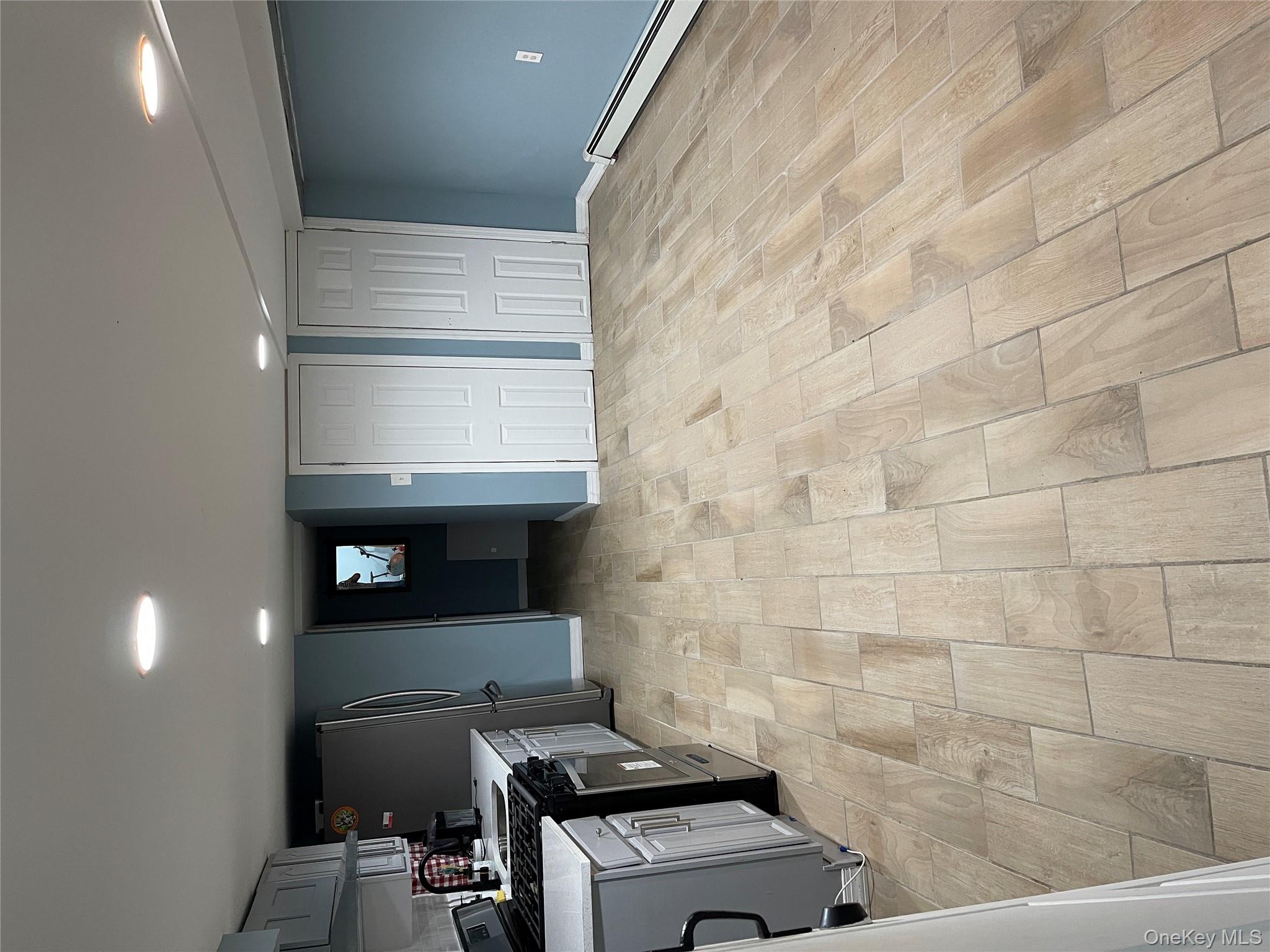 #7 photo, 90-17 207th Street, Queens Village , NY 11428