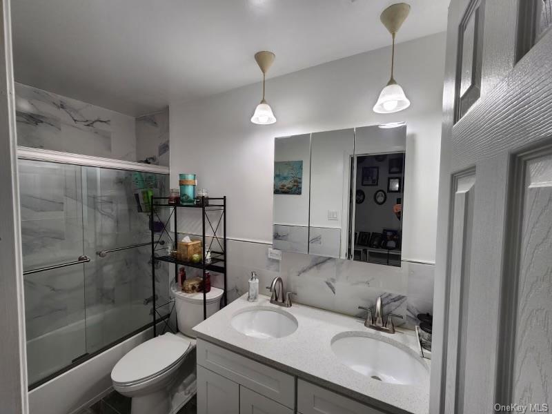 #3 photo, 1568 216th St Street, كوينز Bayside , NY 11360