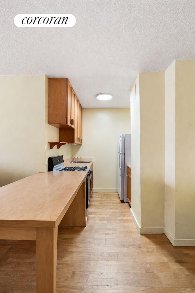 #5 photo, 39-60 54TH Street, कुईंस Woodside , NY 11377