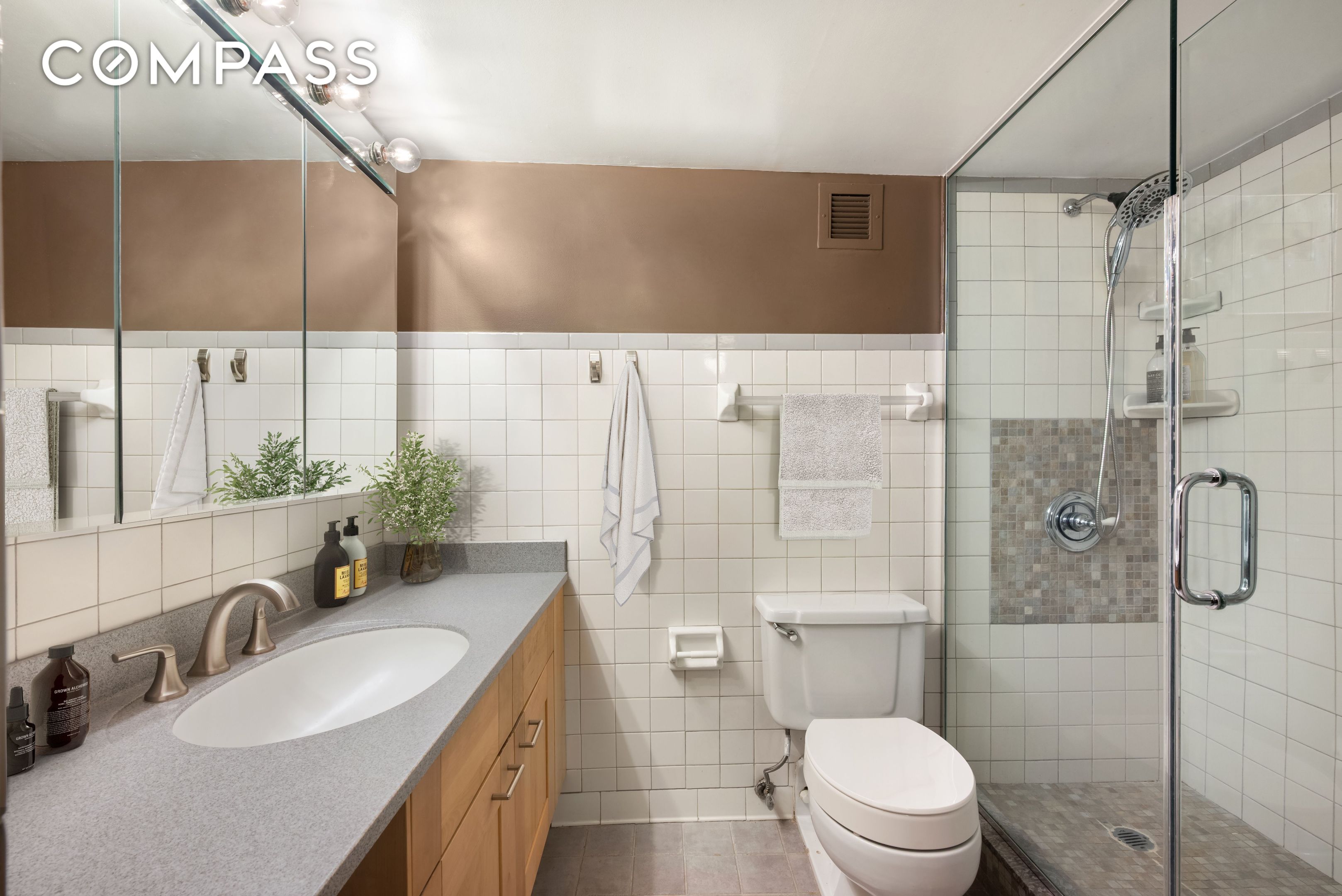 #6 photo, 421 Hudson Street, West Village , NY 10014