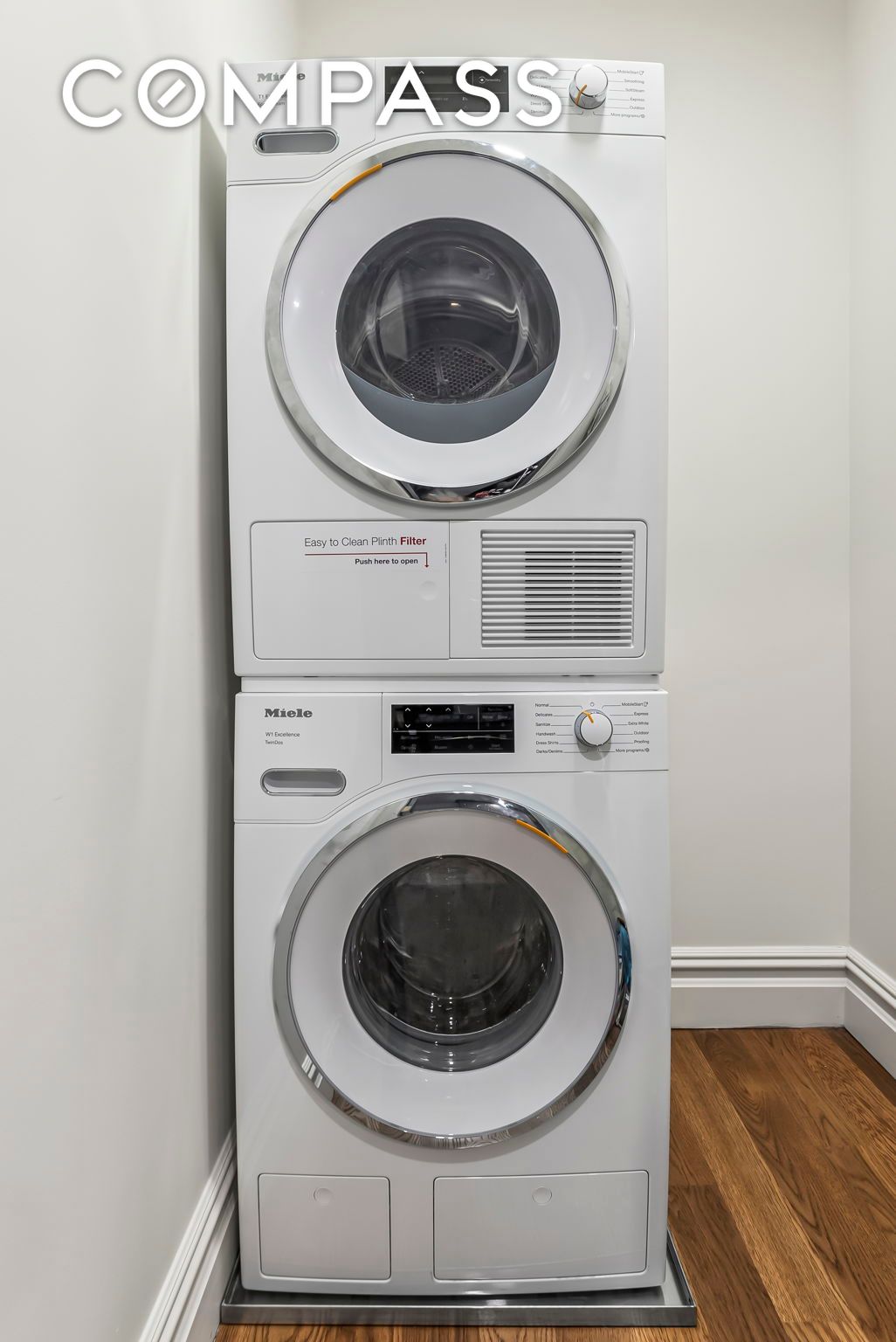 #19 photo, 230 Central Park S, Central Park South , NY 10019