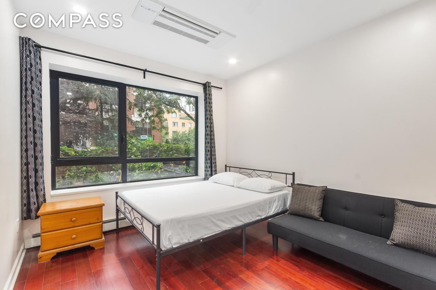 #1 photo, New York City, East Village , NY 10009