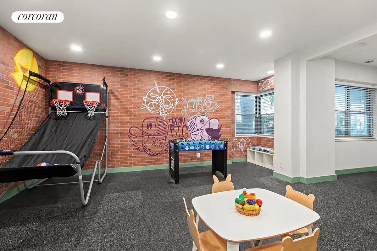 #20 photo, 70 E 10TH Street, Greenwich Village , NY 10003