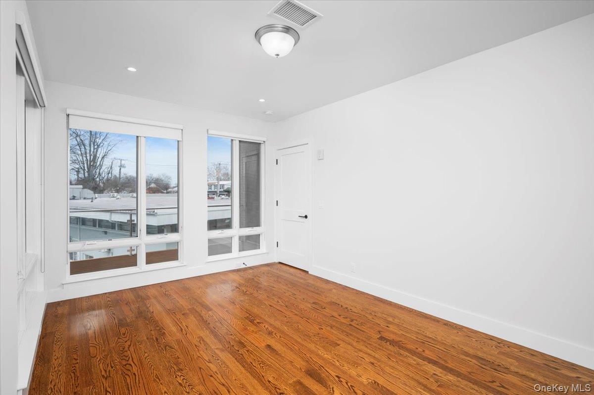 #15 photo, 422 E Boston Post Road, Mamaroneck , NY 10543