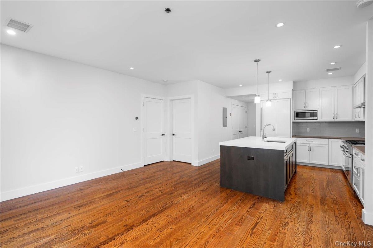 #6 photo, 422 E Boston Post Road, Mamaroneck , NY 10543