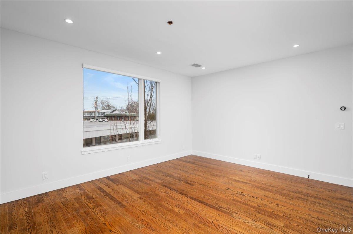 #9 photo, 422 E Boston Post Road, Mamaroneck , NY 10543