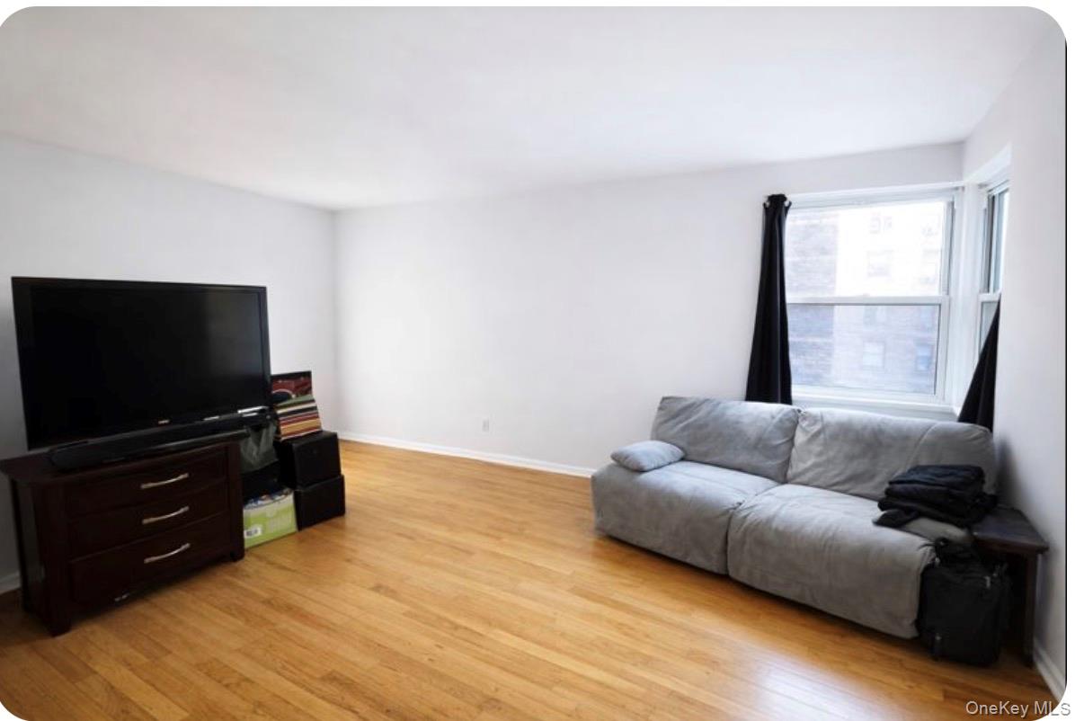 #4 photo, 30 Ehrbar Ave, 뉴욕주 Mount Vernon , NY 10552