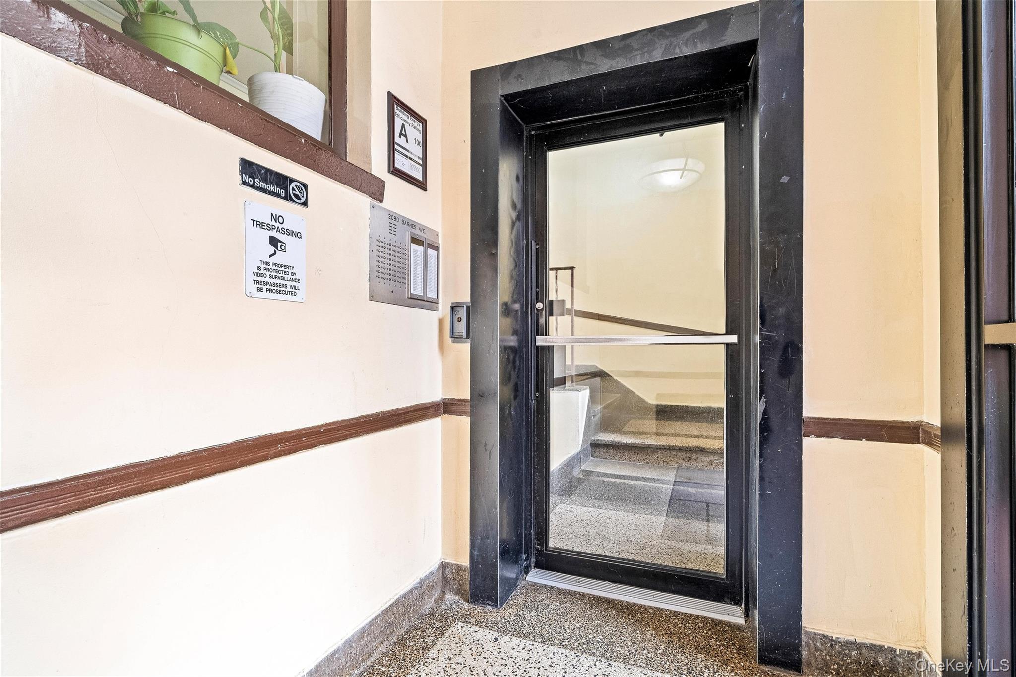 #4 photo, 2080 Barnes Avenue, Бронкс ‖ Bronx , NY 10462