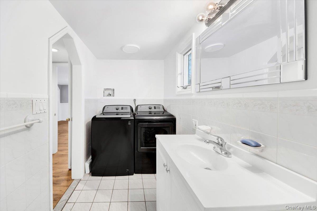 #14 photo, 3843 Perry Street, Jefferson Valley , NY 10535