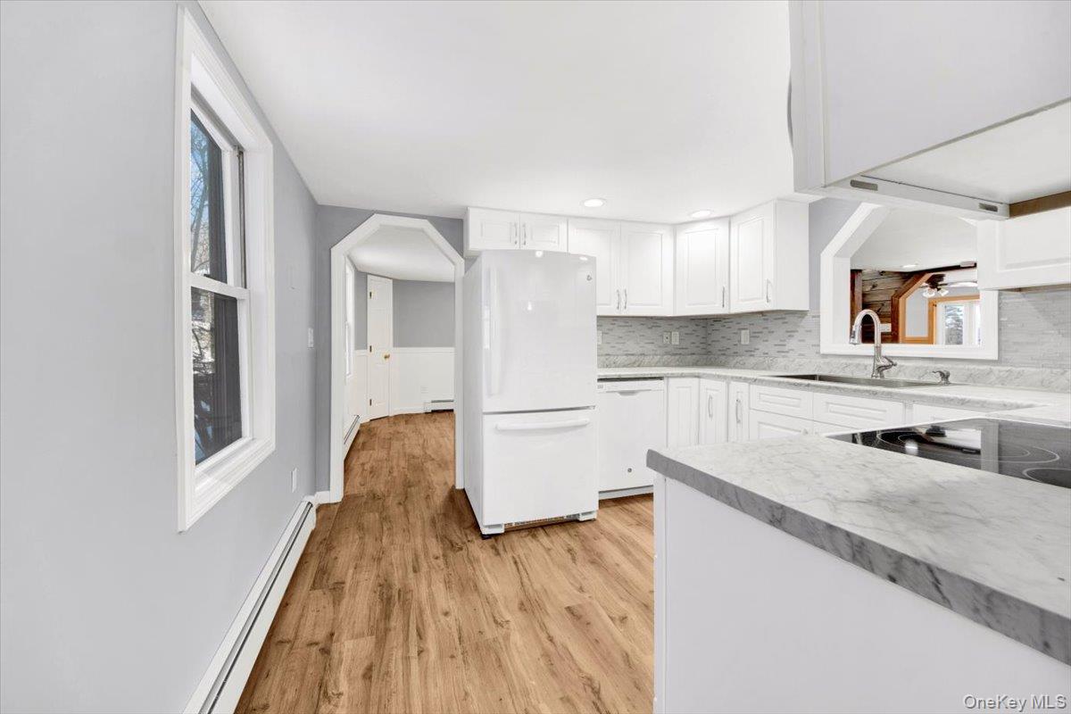 #6 photo, 3843 Perry Street, Jefferson Valley , NY 10535