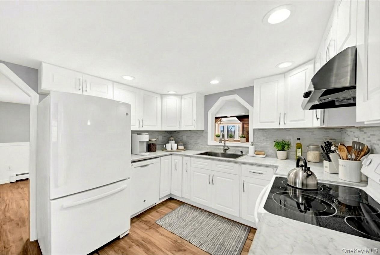 #8 photo, 3843 Perry Street, Jefferson Valley , NY 10535