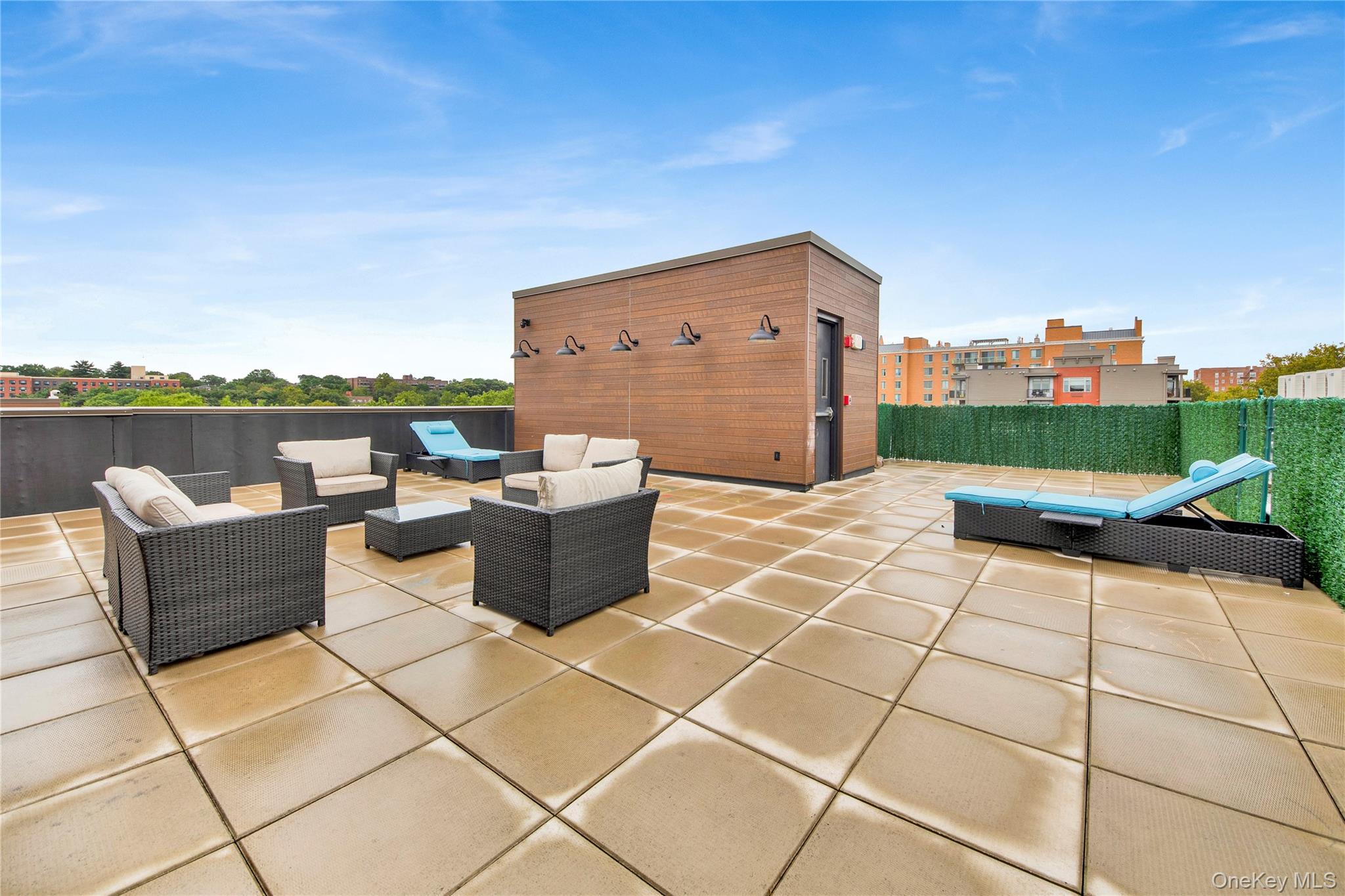 #14 photo, 645 NORTH MACQUESTEN PARKWAY, Fleetwood , NY 10552