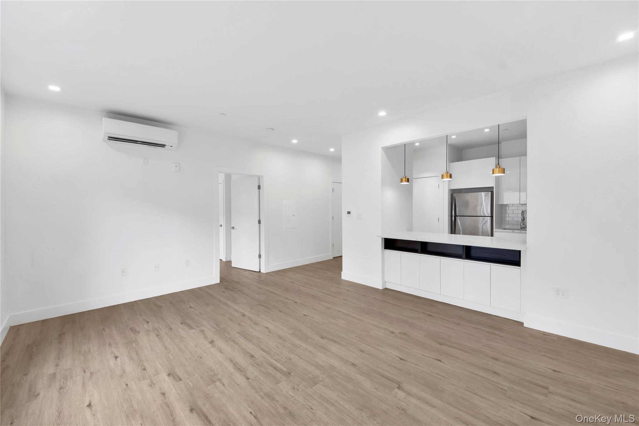 #7 photo, 645 NORTH MACQUESTEN PARKWAY, Fleetwood , NY 10552