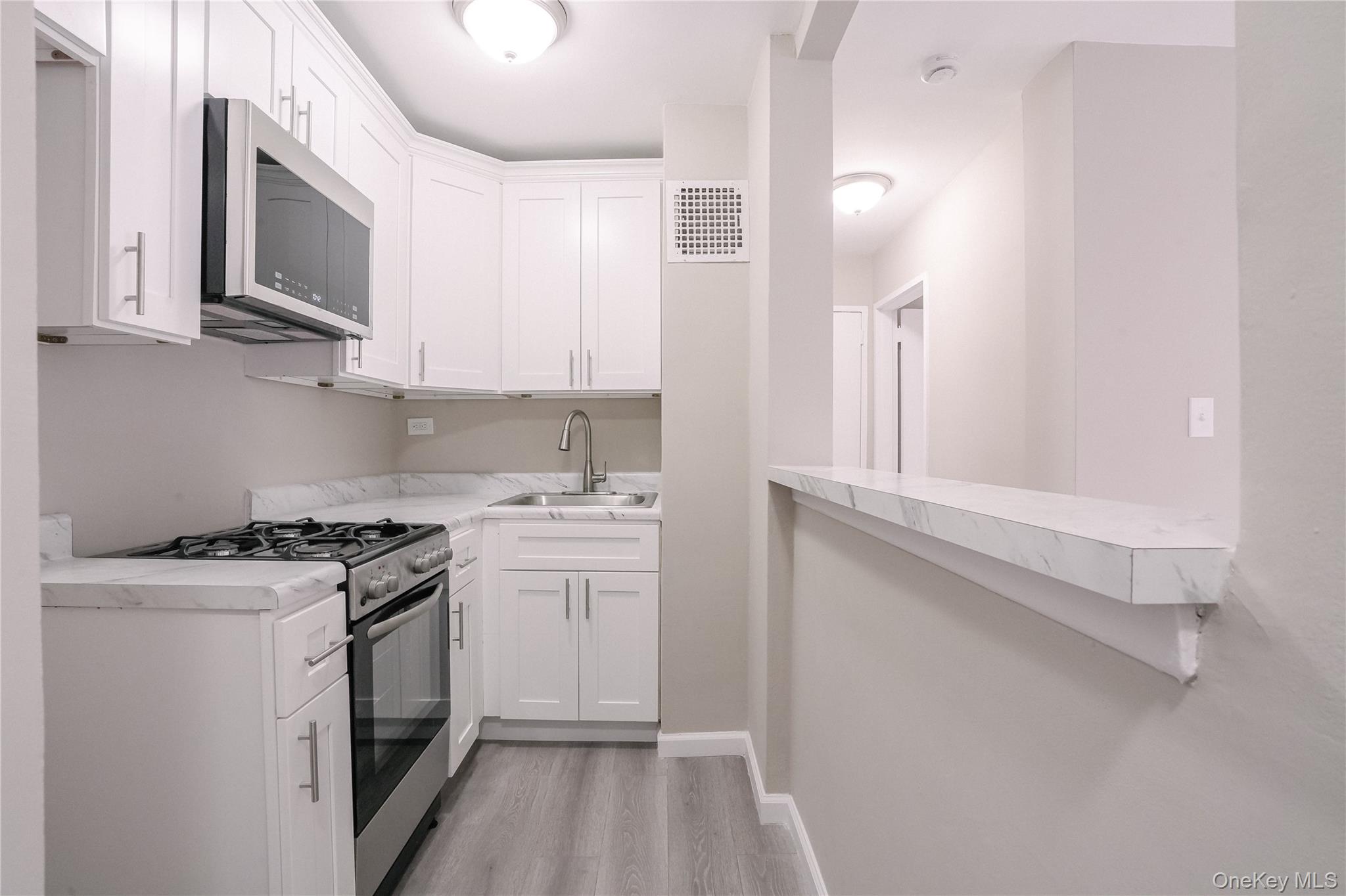 #7 photo, 5715 Mosholu Avenue, Bronx , NY 10471