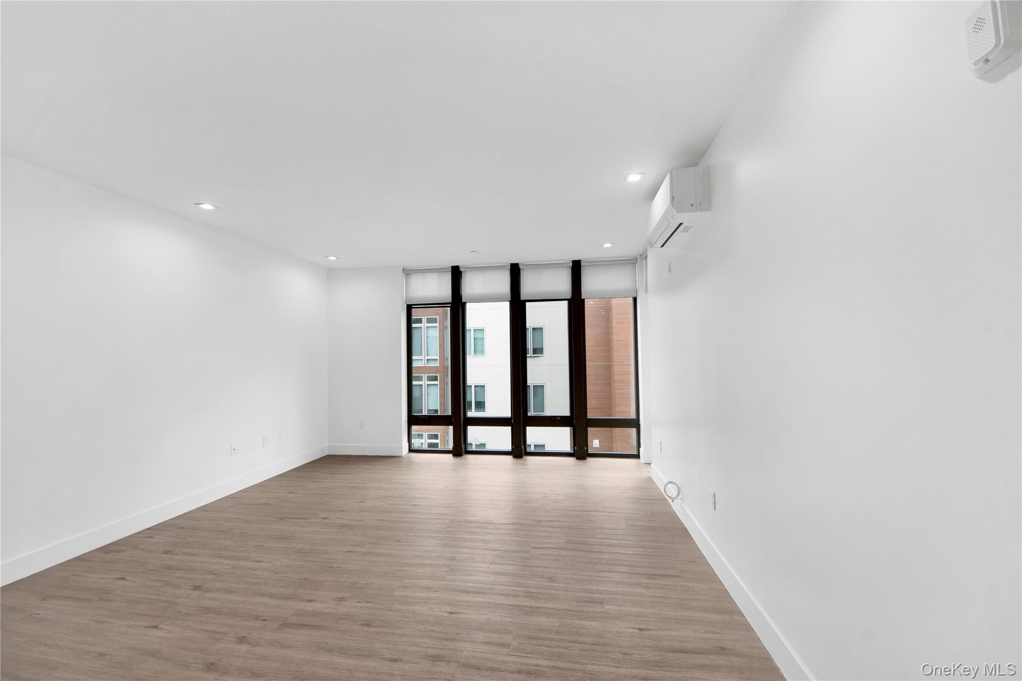 #11 photo, 625 NORTH MACQUESTEN PARKWAY, Fleetwood , NY 10552