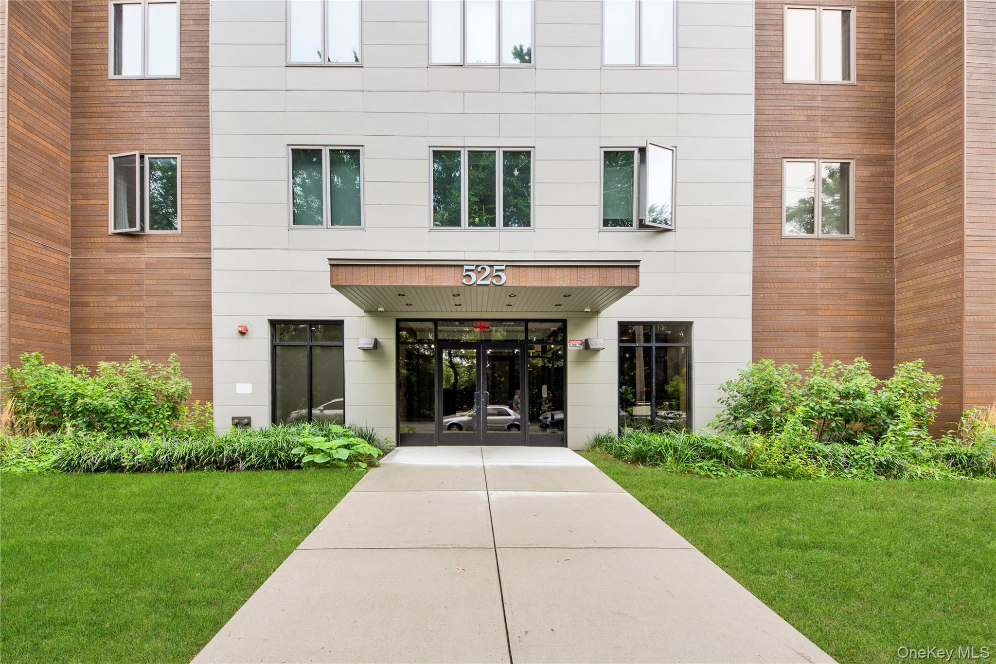 #17 photo, 625 NORTH MACQUESTEN PARKWAY, Fleetwood , NY 10552