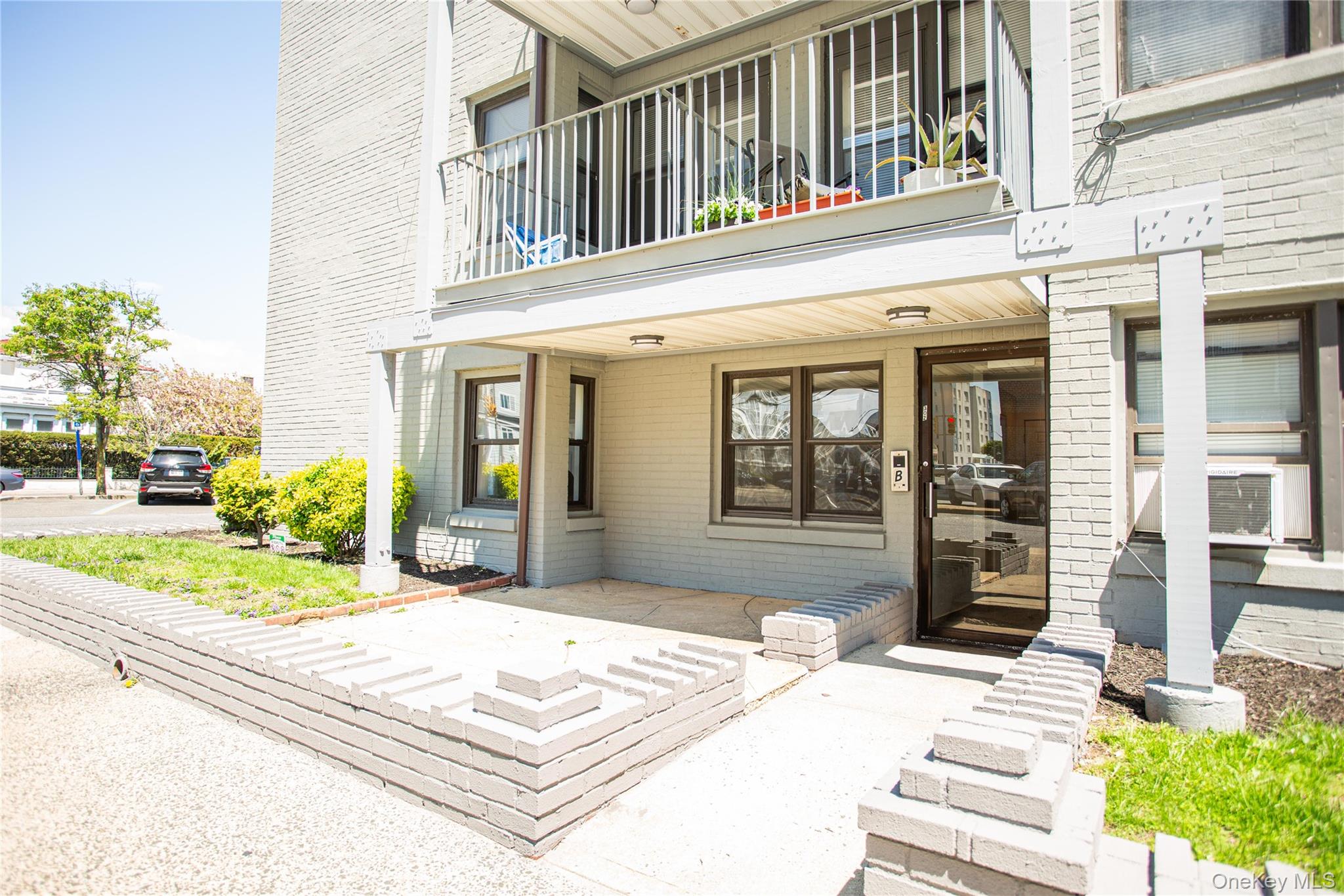 #4 photo, 302 E Broadway, Long Beach , NY 11561