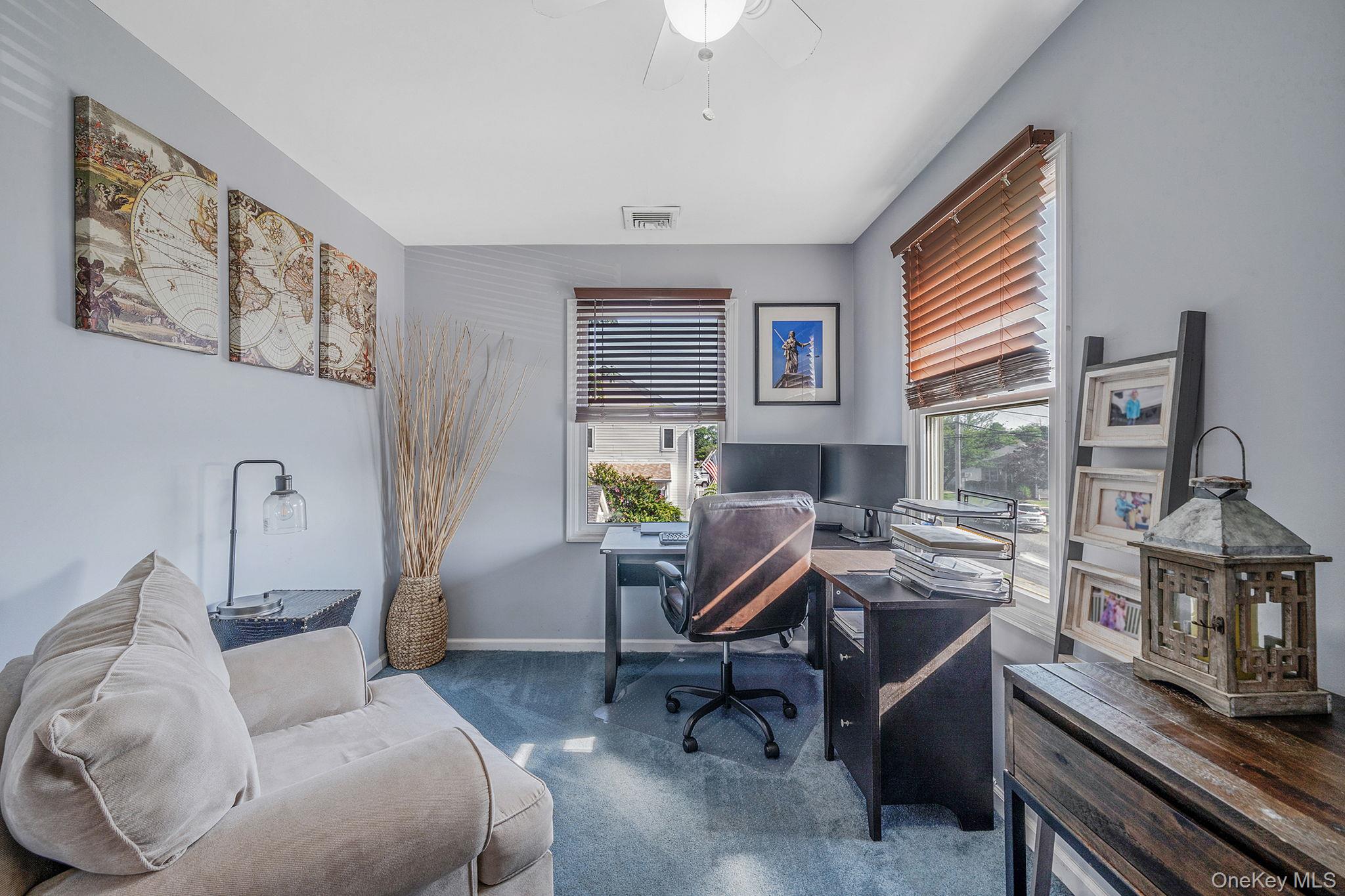 #18 photo, 29 North Plaza, Amity Harbor , NY 11701