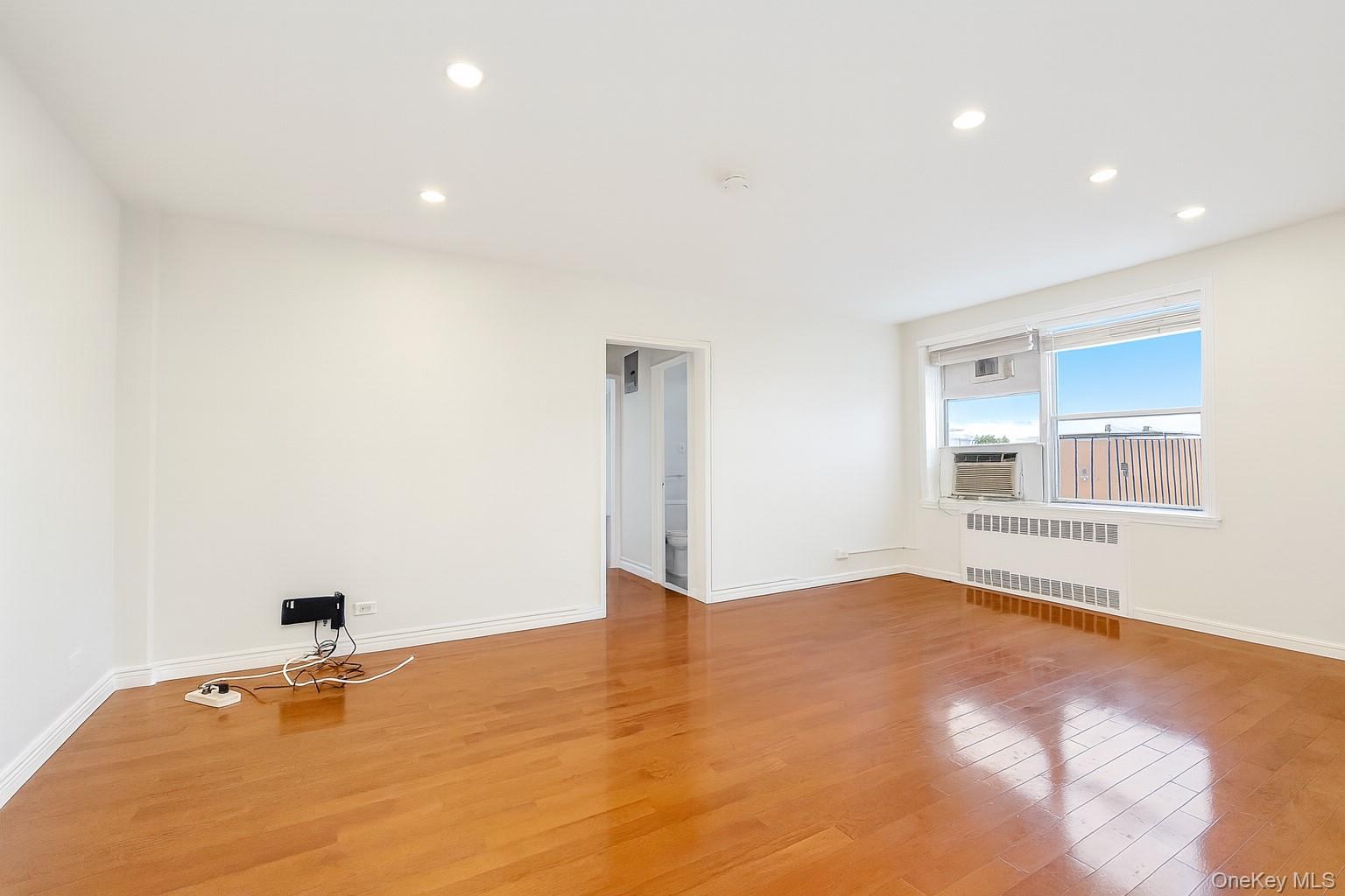 #7 photo, 147 37 38th Avenue, Flushing , NY 11354