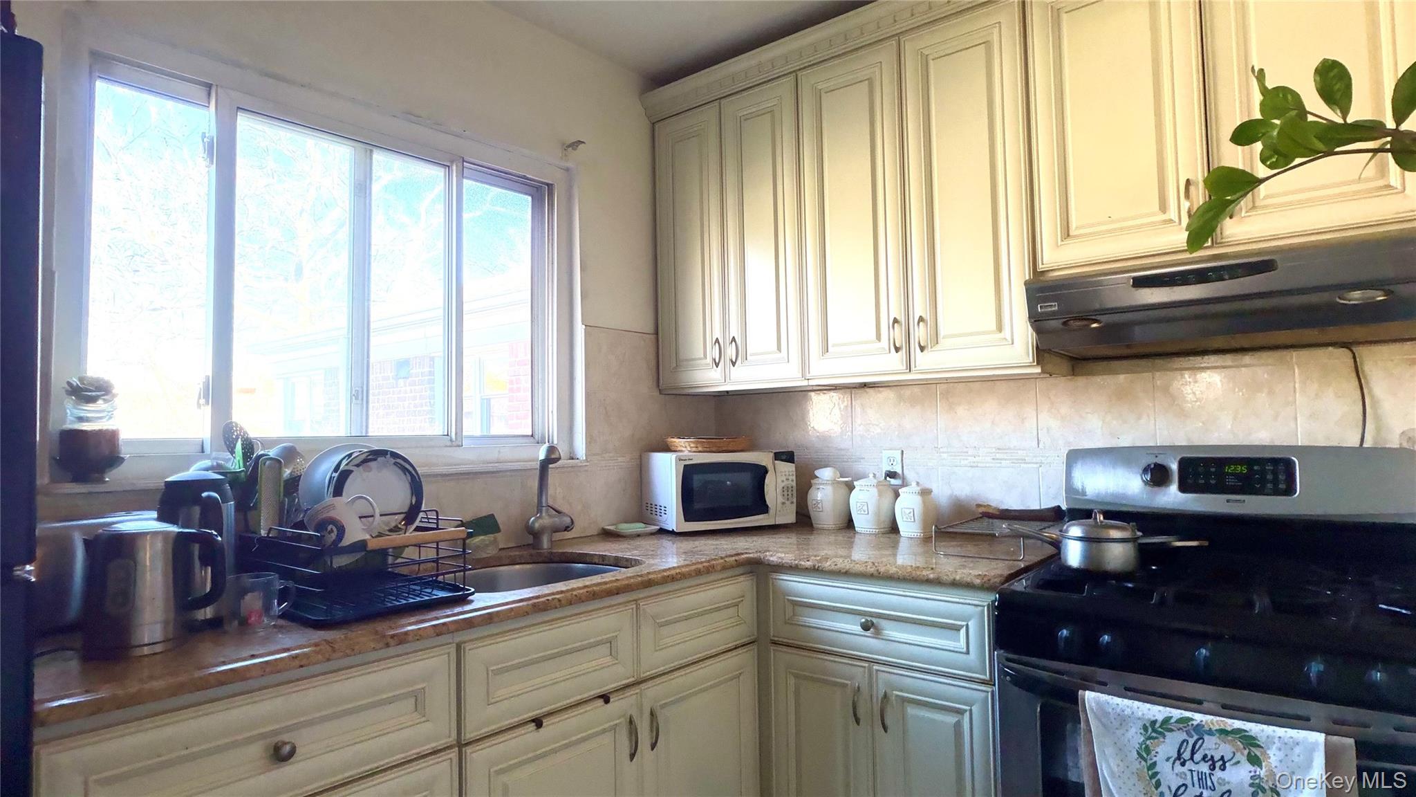 #1 photo, 196-40 Pompeii Avenue, Куинс ‖ Hollis , NY 11423