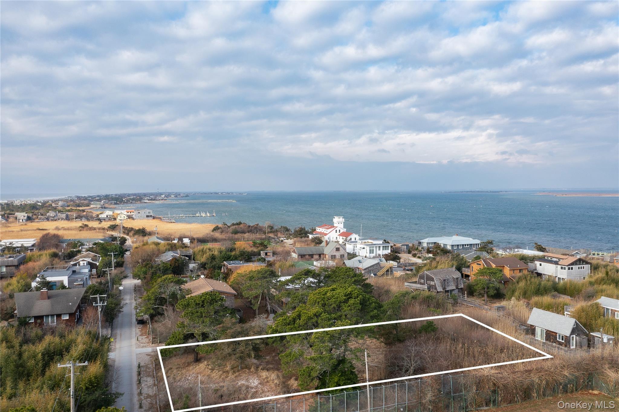 #6 photo, 91 Clipper Roadway, Corneille Estates , NY 11770