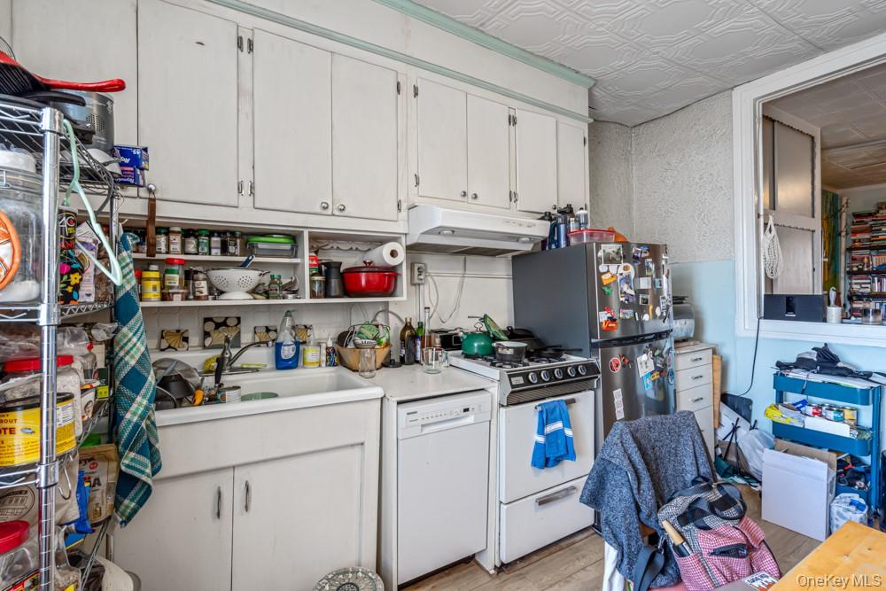 #8 photo, 656 Henry Street, Brooklyn , NY 11231