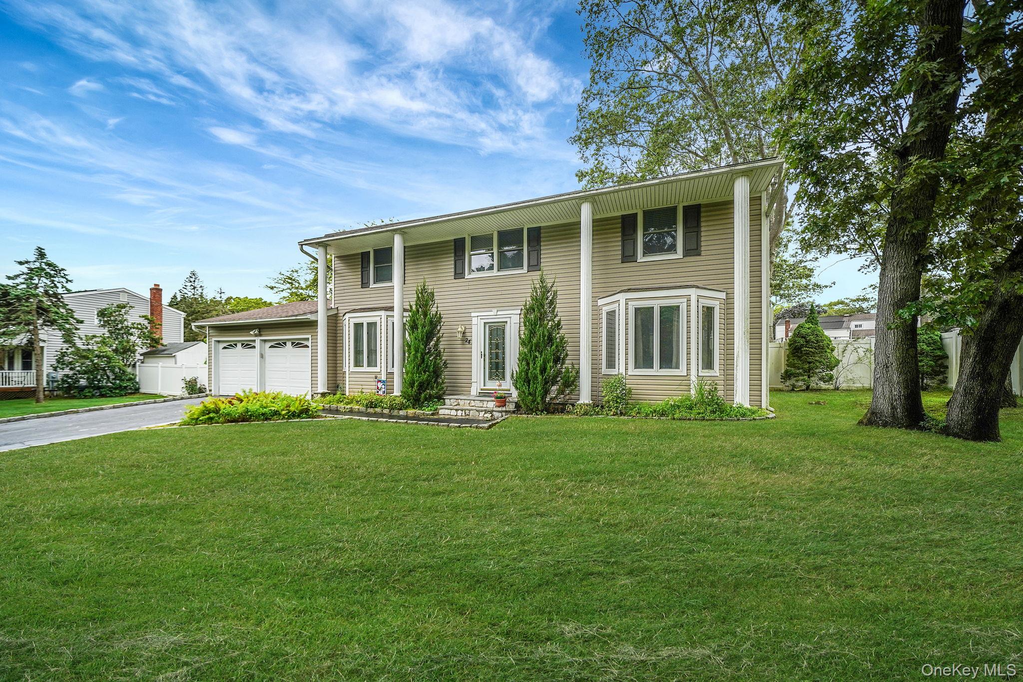 #1 photo, 24 Oakdale Avenue, 东长岛 Farmingville , NY 11738