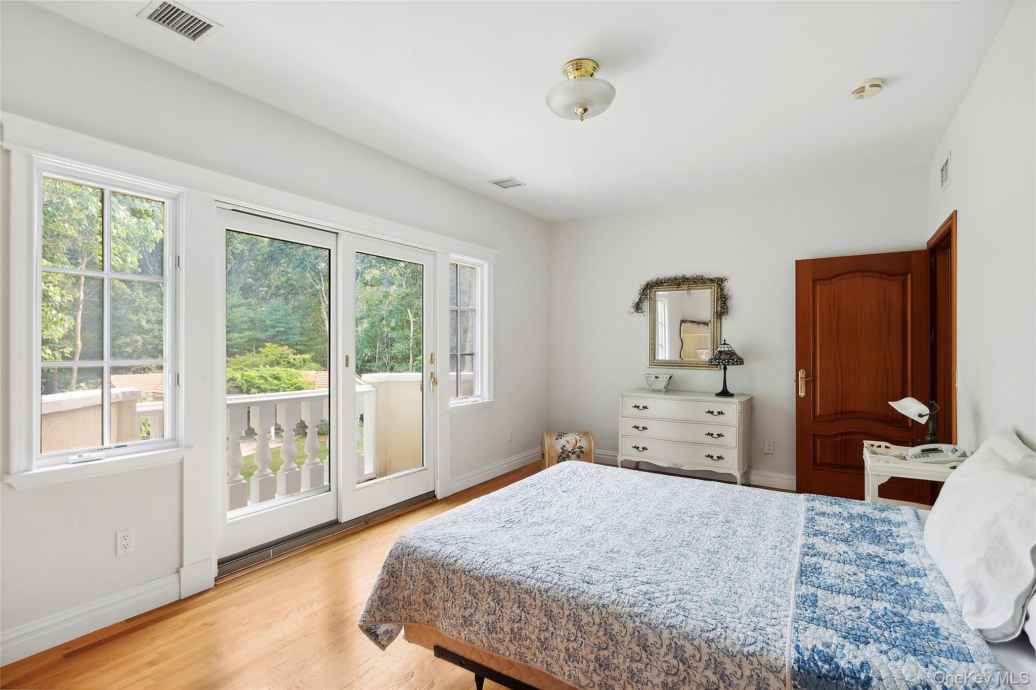 #13 photo, 1 Terrys Trail, מחוז סאפוק East Hampton , NY 11937