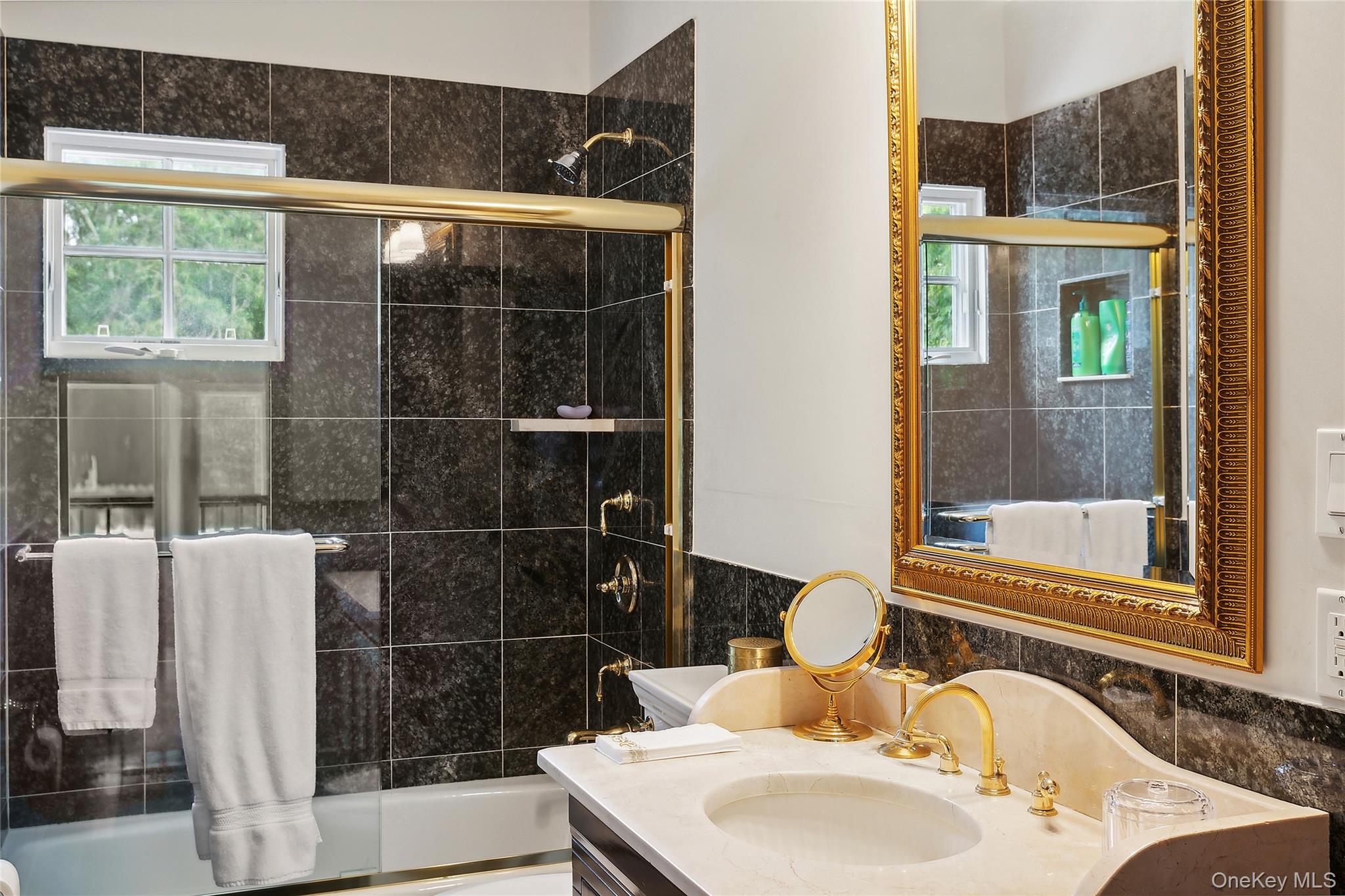 #14 photo, 1 Terrys Trail, מחוז סאפוק East Hampton , NY 11937