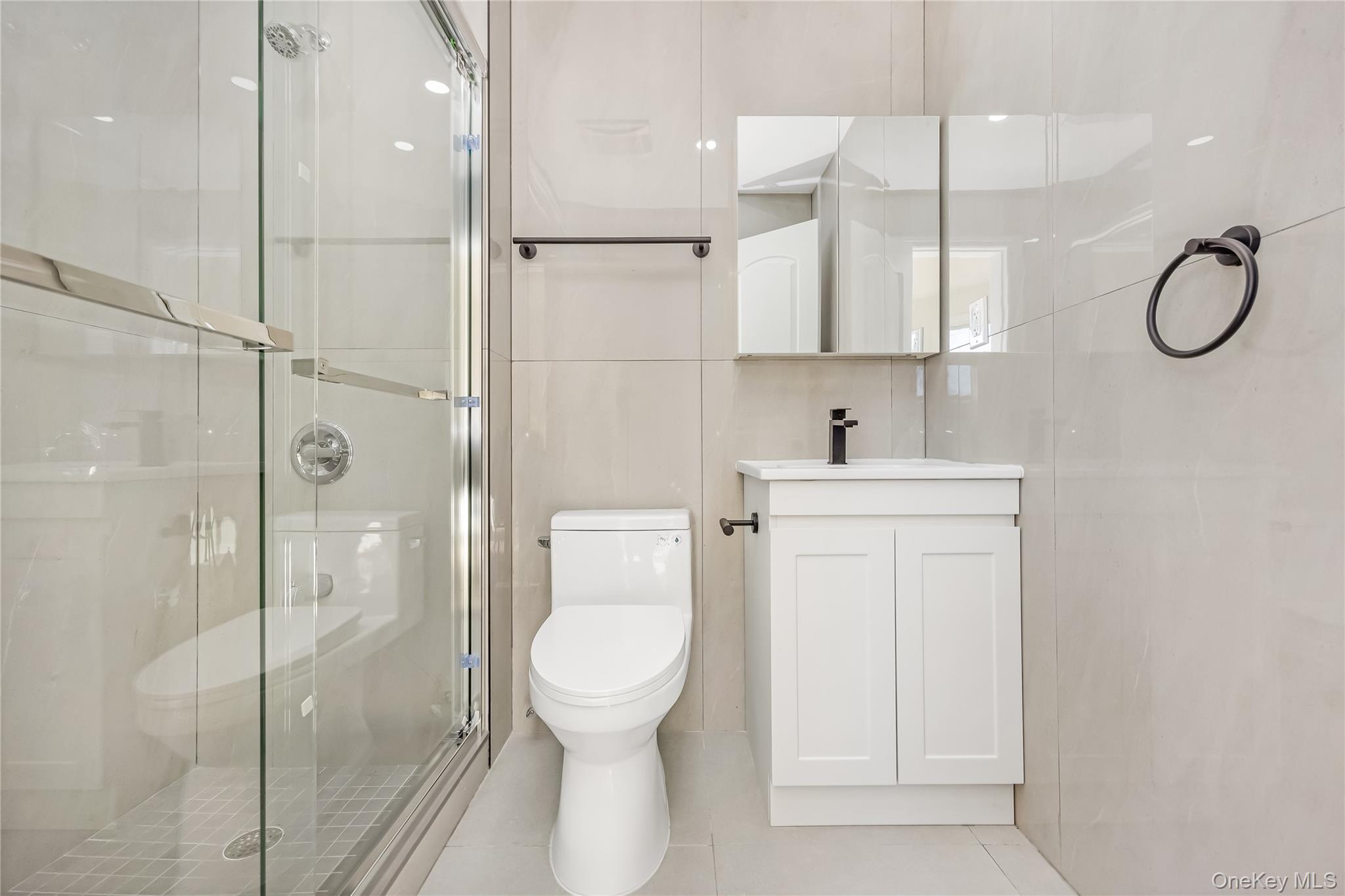 #11 photo, 13007 14th Avenue, कॉलेज पॉइंट College Point , NY 11356